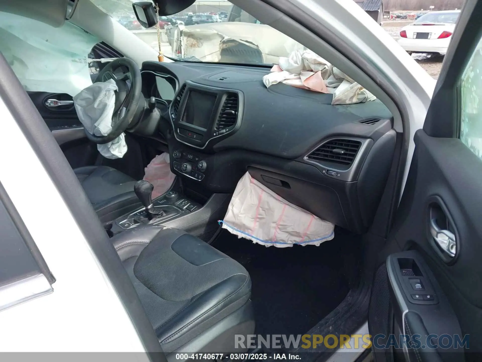 5 Photograph of a damaged car 1C4PJMMX9ND512088 JEEP CHEROKEE 2022