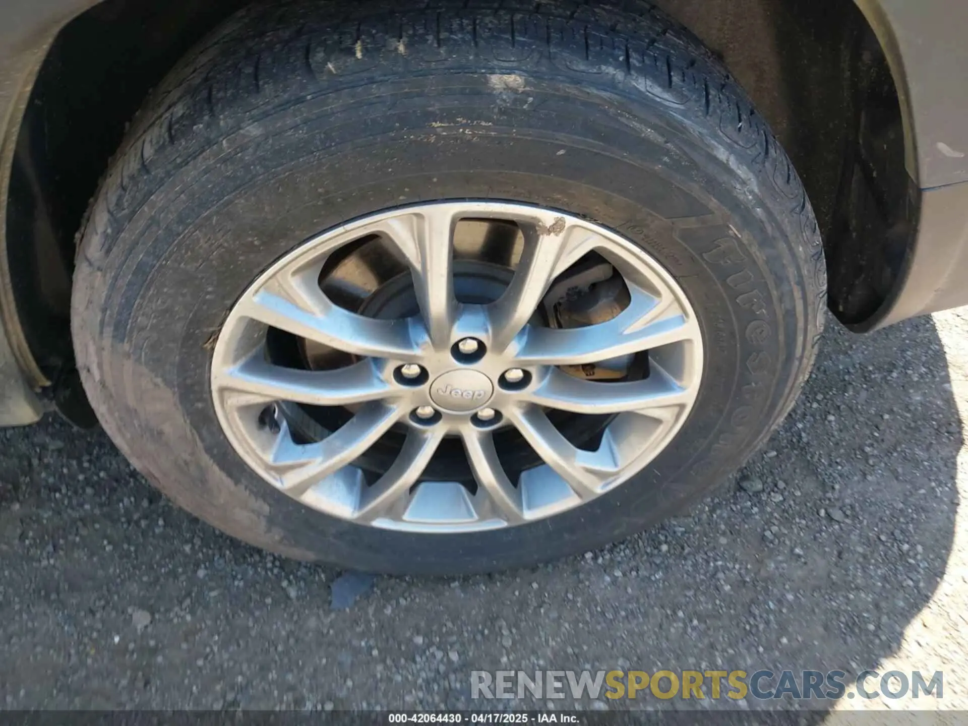 11 Photograph of a damaged car 1C4PJMMXXND524976 JEEP CHEROKEE 2022