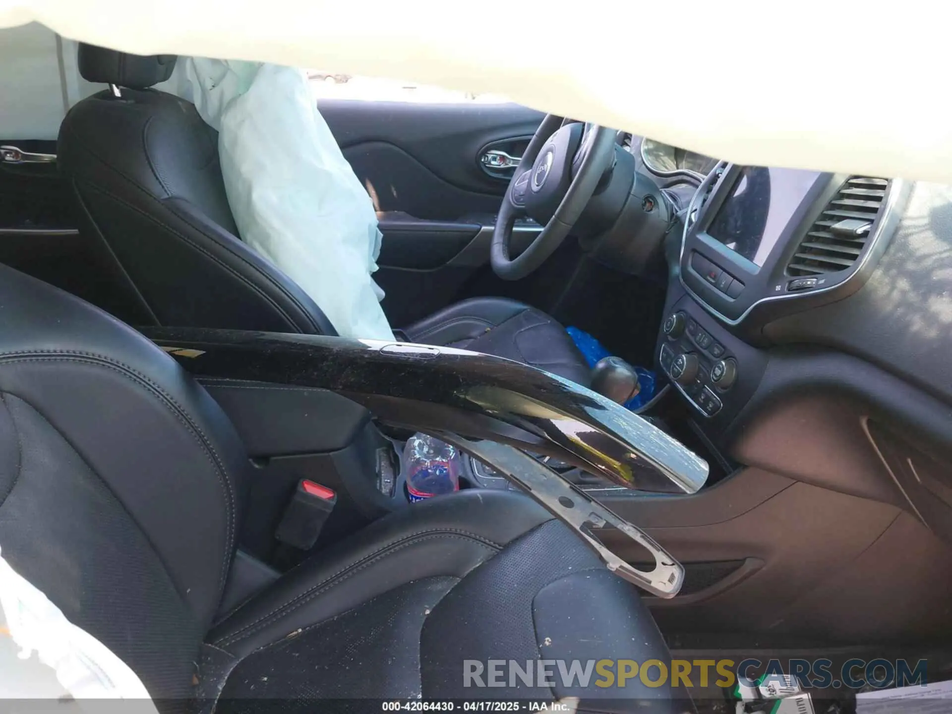 5 Photograph of a damaged car 1C4PJMMXXND524976 JEEP CHEROKEE 2022