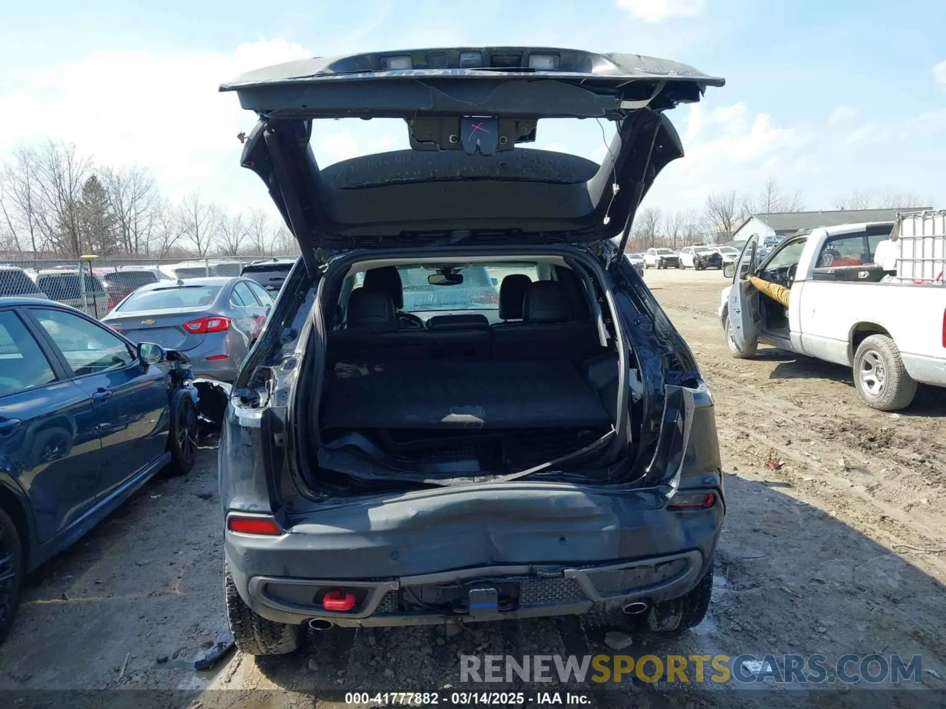 16 Photograph of a damaged car 1C4PJMBN3PD104741 JEEP CHEROKEE 2023