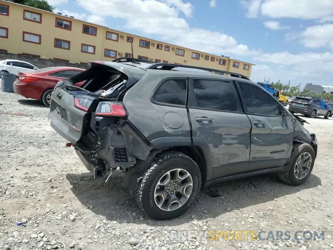 3 Photograph of a damaged car 1C4PJMBN7PD116214 JEEP CHEROKEE 2023