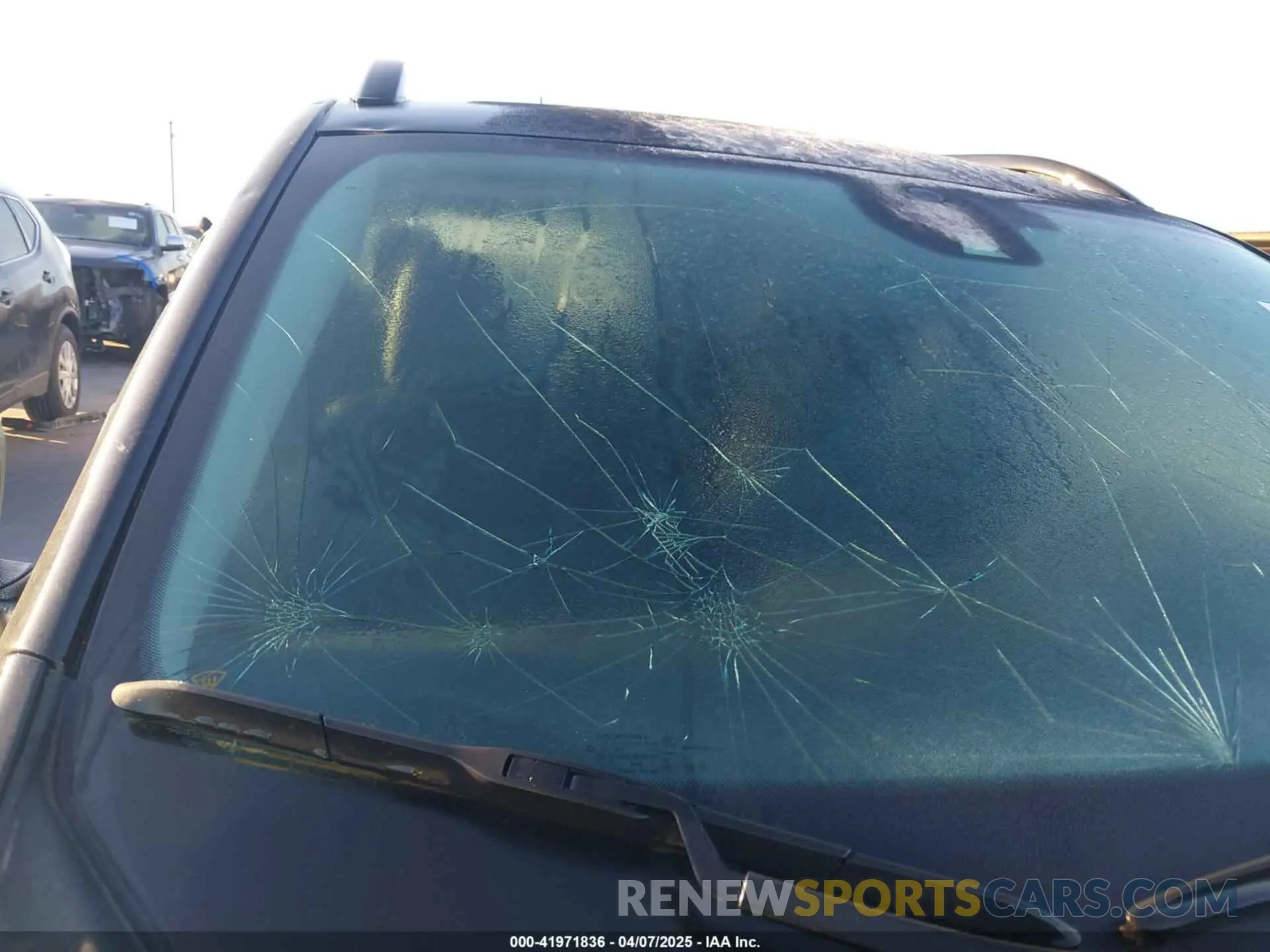 17 Photograph of a damaged car 1C4PJMMB3PD108548 JEEP CHEROKEE 2023
