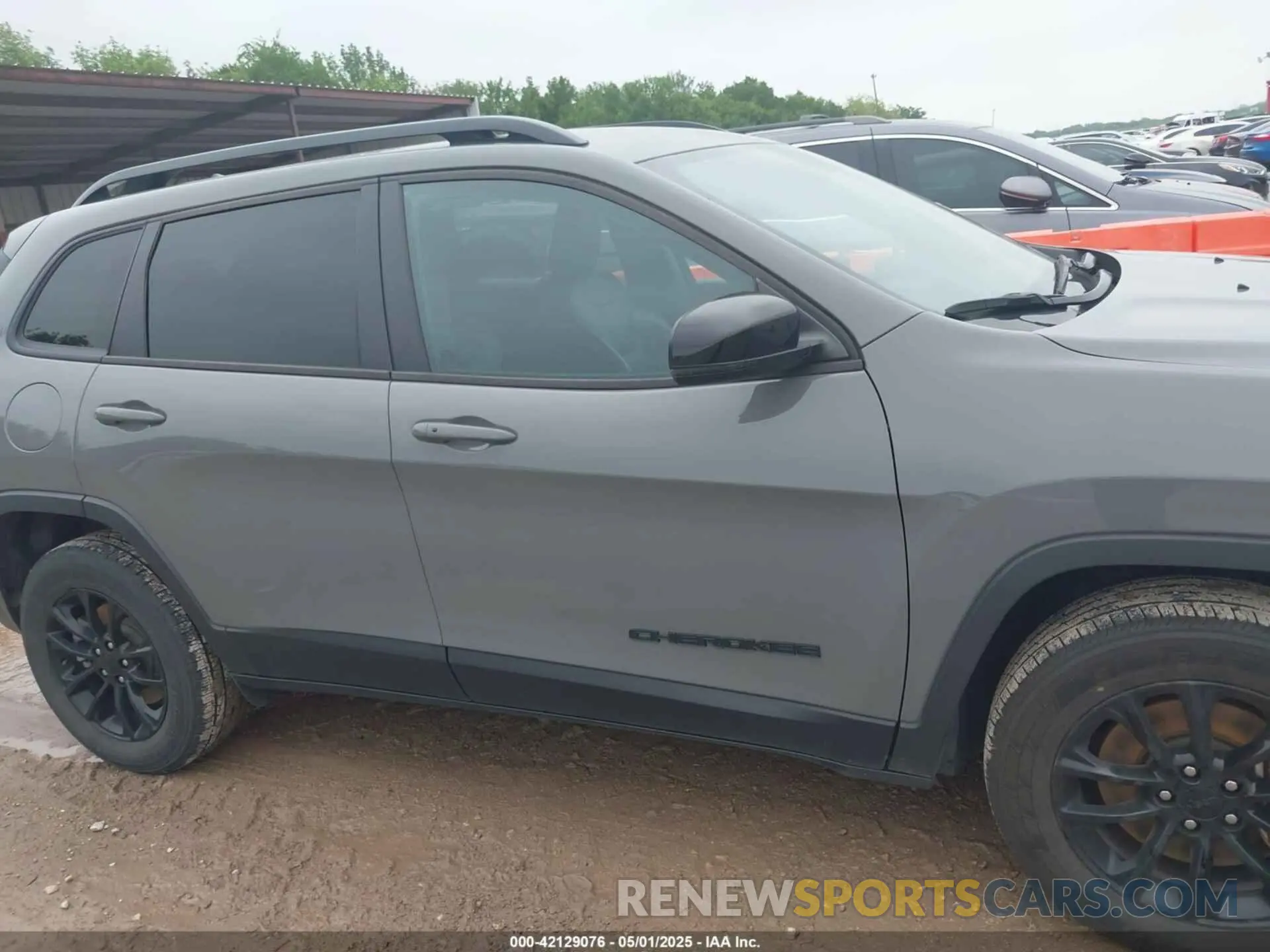 13 Photograph of a damaged car 1C4PJMMB5PD114674 JEEP CHEROKEE 2023