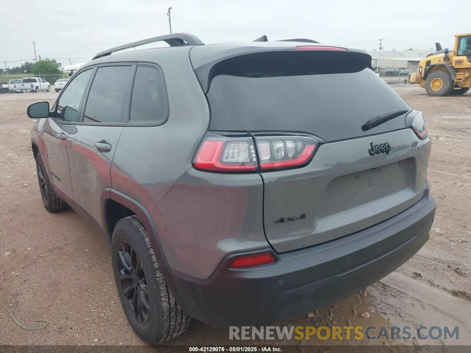 3 Photograph of a damaged car 1C4PJMMB5PD114674 JEEP CHEROKEE 2023