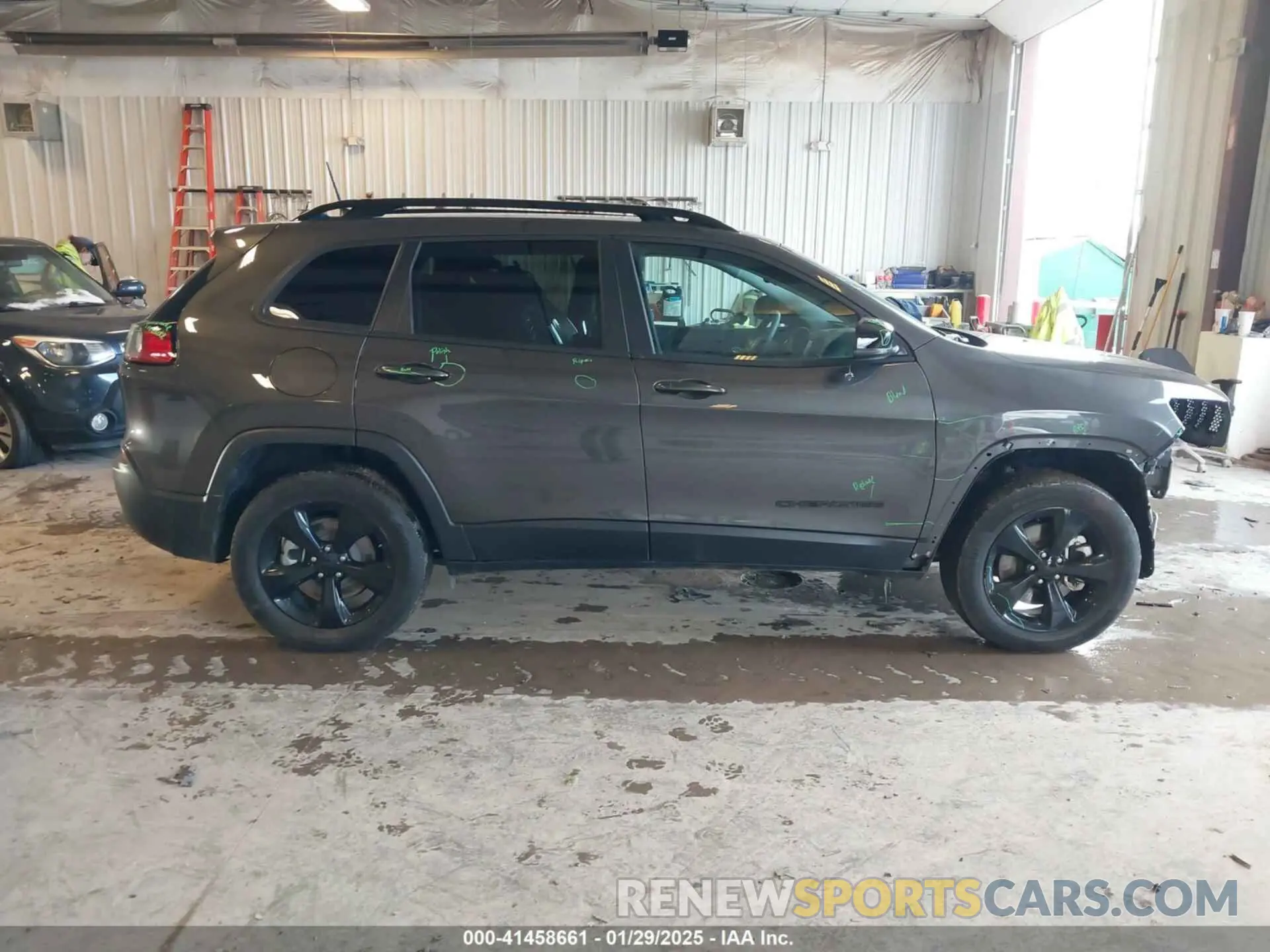 13 Photograph of a damaged car 1C4PJMMB7PD107404 JEEP CHEROKEE 2023