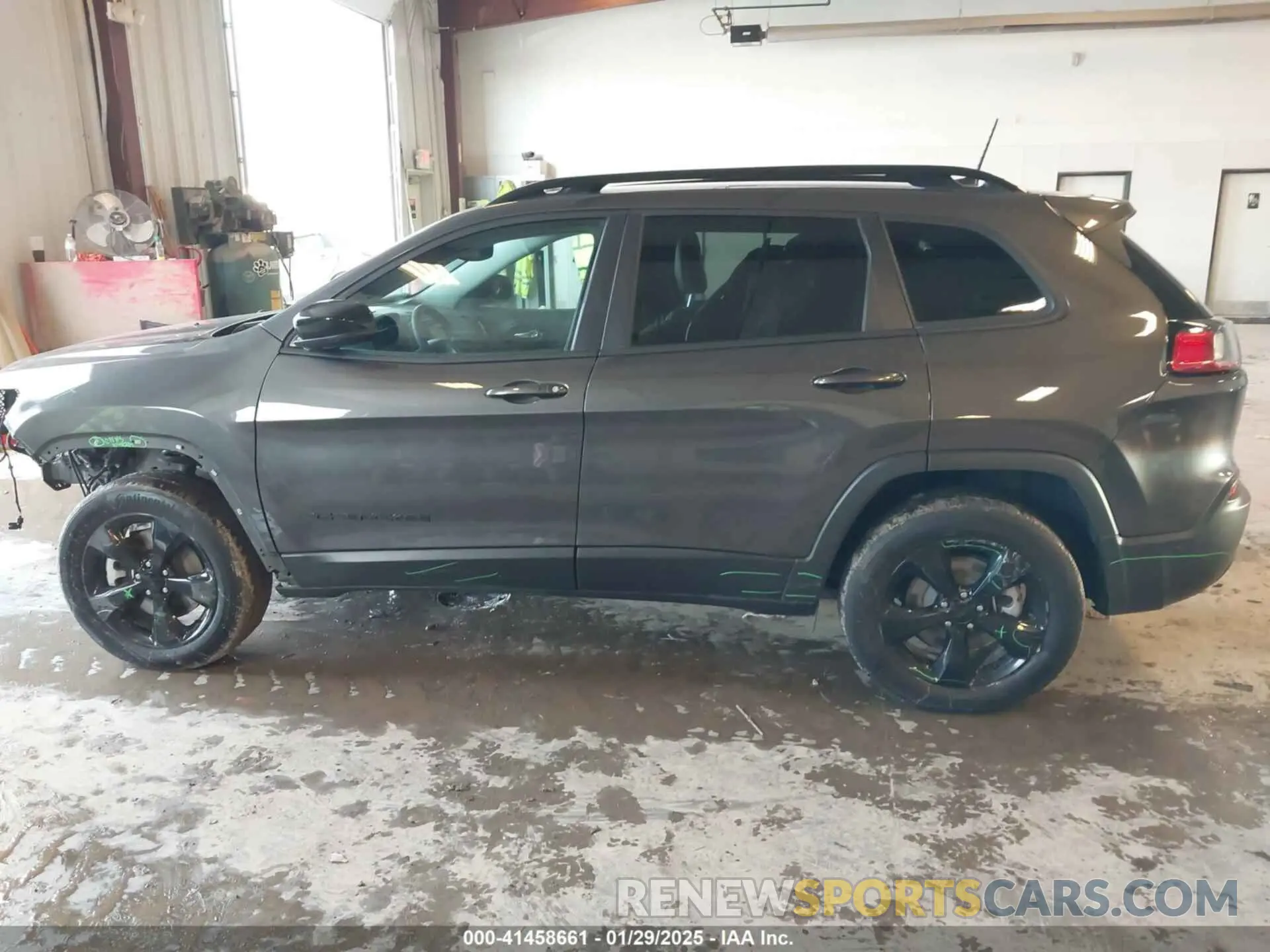 14 Photograph of a damaged car 1C4PJMMB7PD107404 JEEP CHEROKEE 2023
