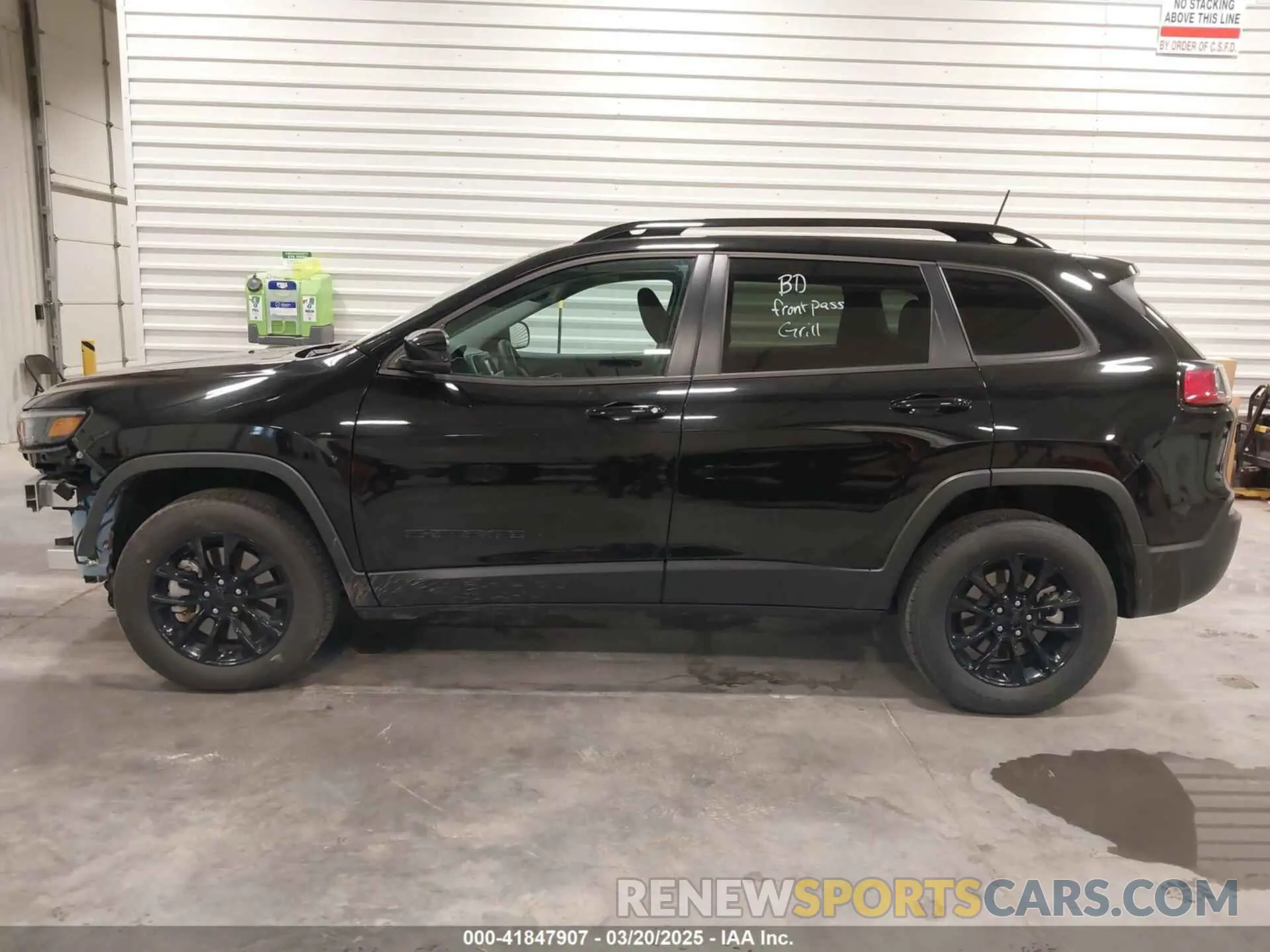 15 Photograph of a damaged car 1C4PJMMB8PD109632 JEEP CHEROKEE 2023