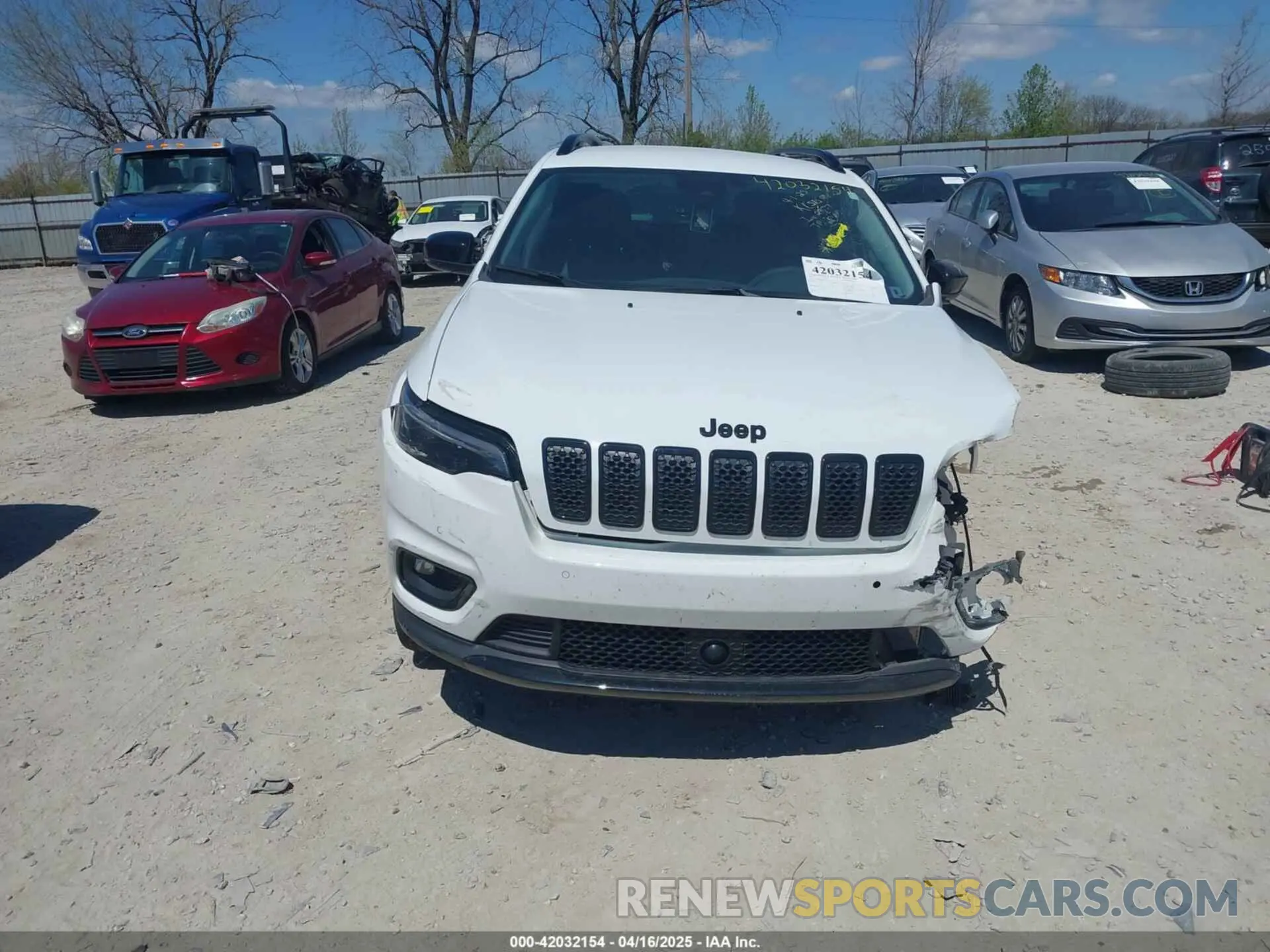 12 Photograph of a damaged car 1C4PJMMB9PD104634 JEEP CHEROKEE 2023