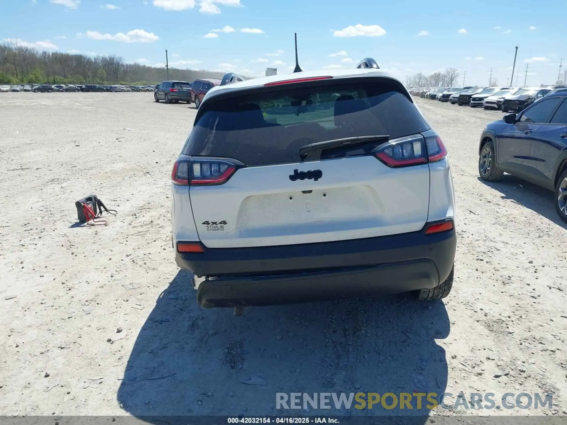 16 Photograph of a damaged car 1C4PJMMB9PD104634 JEEP CHEROKEE 2023