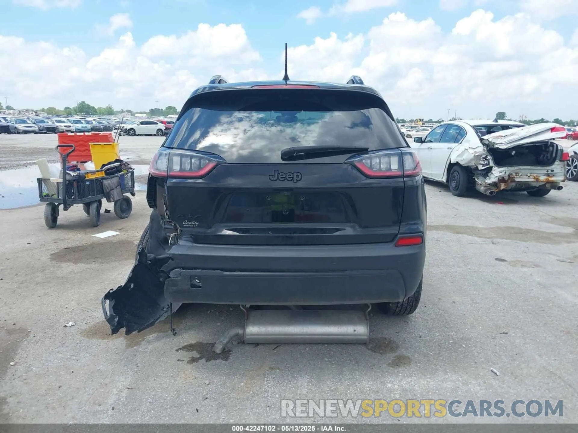 16 Photograph of a damaged car 1C4PJMMB9PD105976 JEEP CHEROKEE 2023