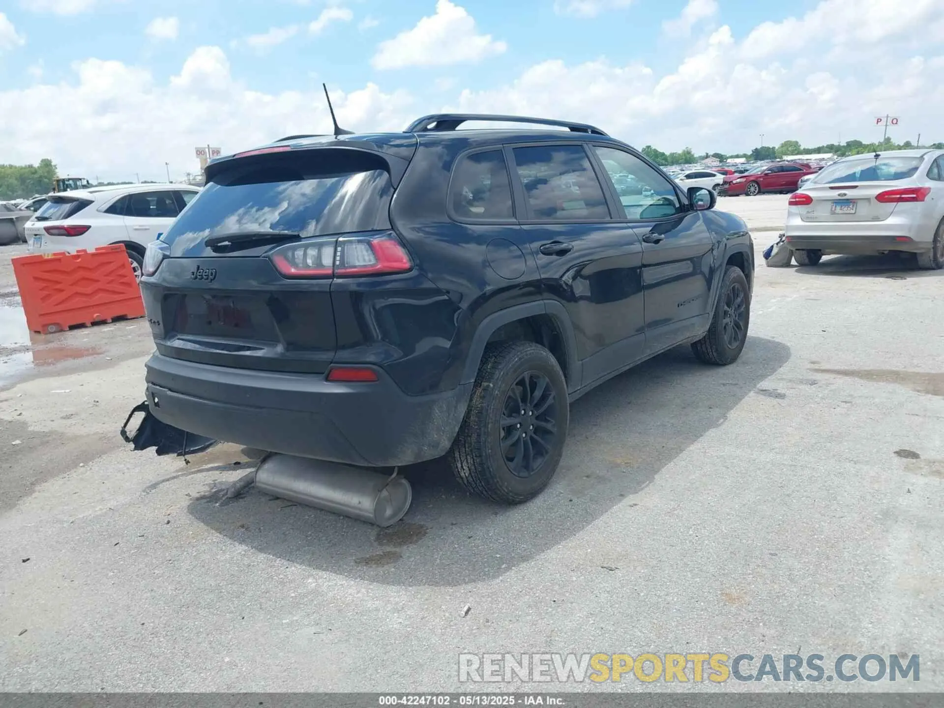 4 Photograph of a damaged car 1C4PJMMB9PD105976 JEEP CHEROKEE 2023