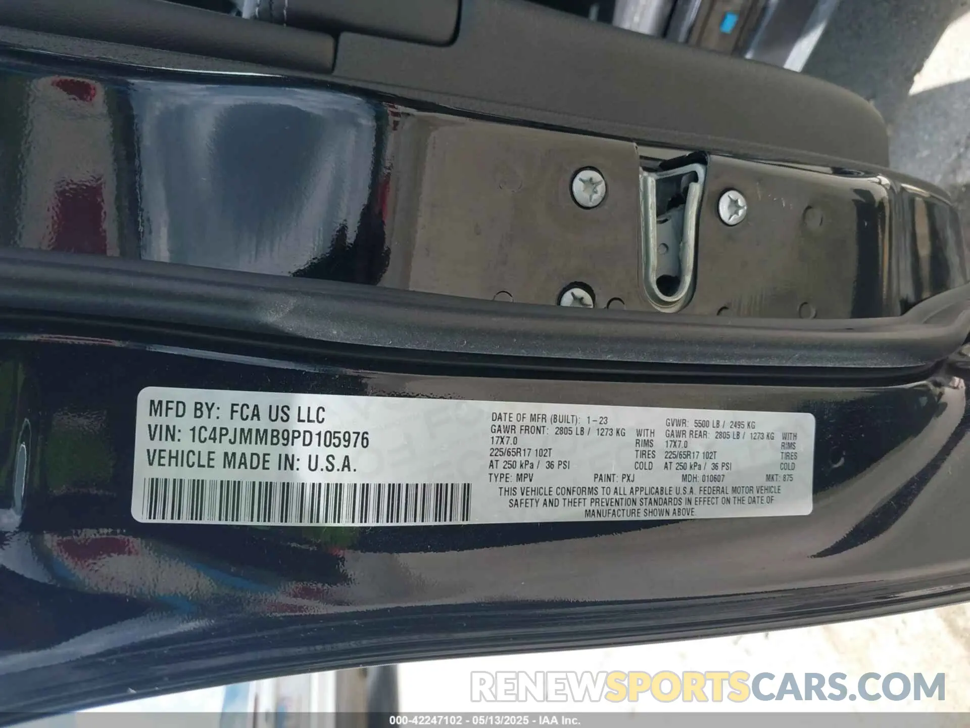 9 Photograph of a damaged car 1C4PJMMB9PD105976 JEEP CHEROKEE 2023