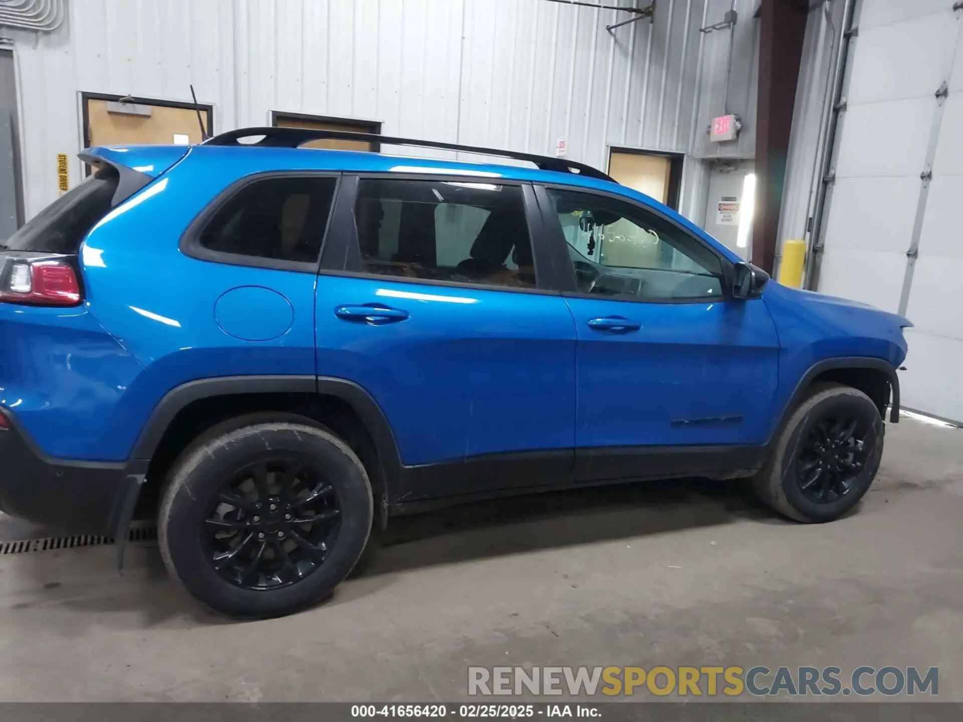 14 Photograph of a damaged car 1C4PJMMB9PD108442 JEEP CHEROKEE 2023