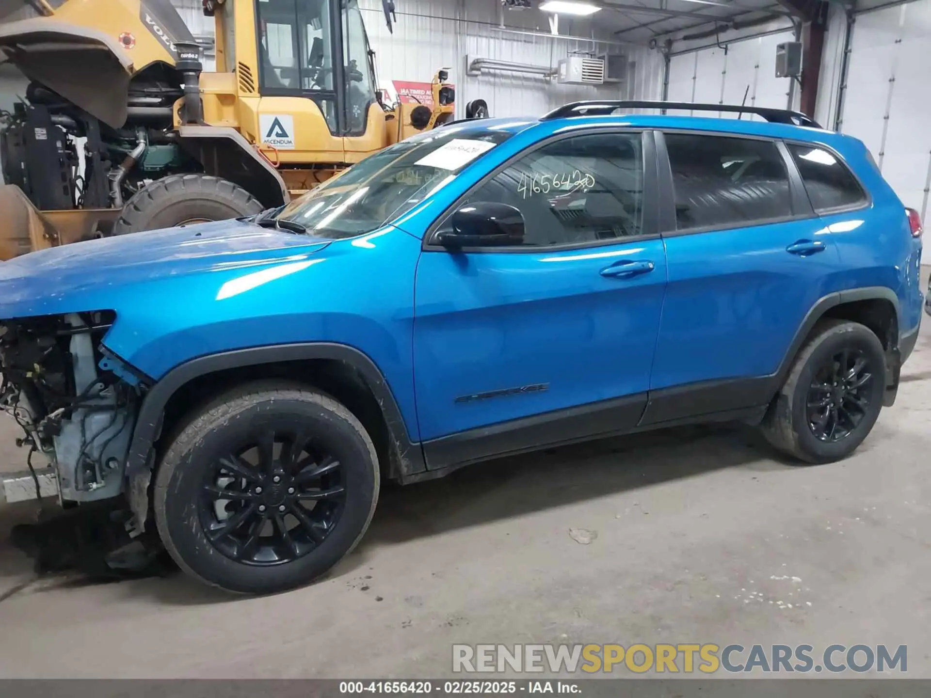 15 Photograph of a damaged car 1C4PJMMB9PD108442 JEEP CHEROKEE 2023