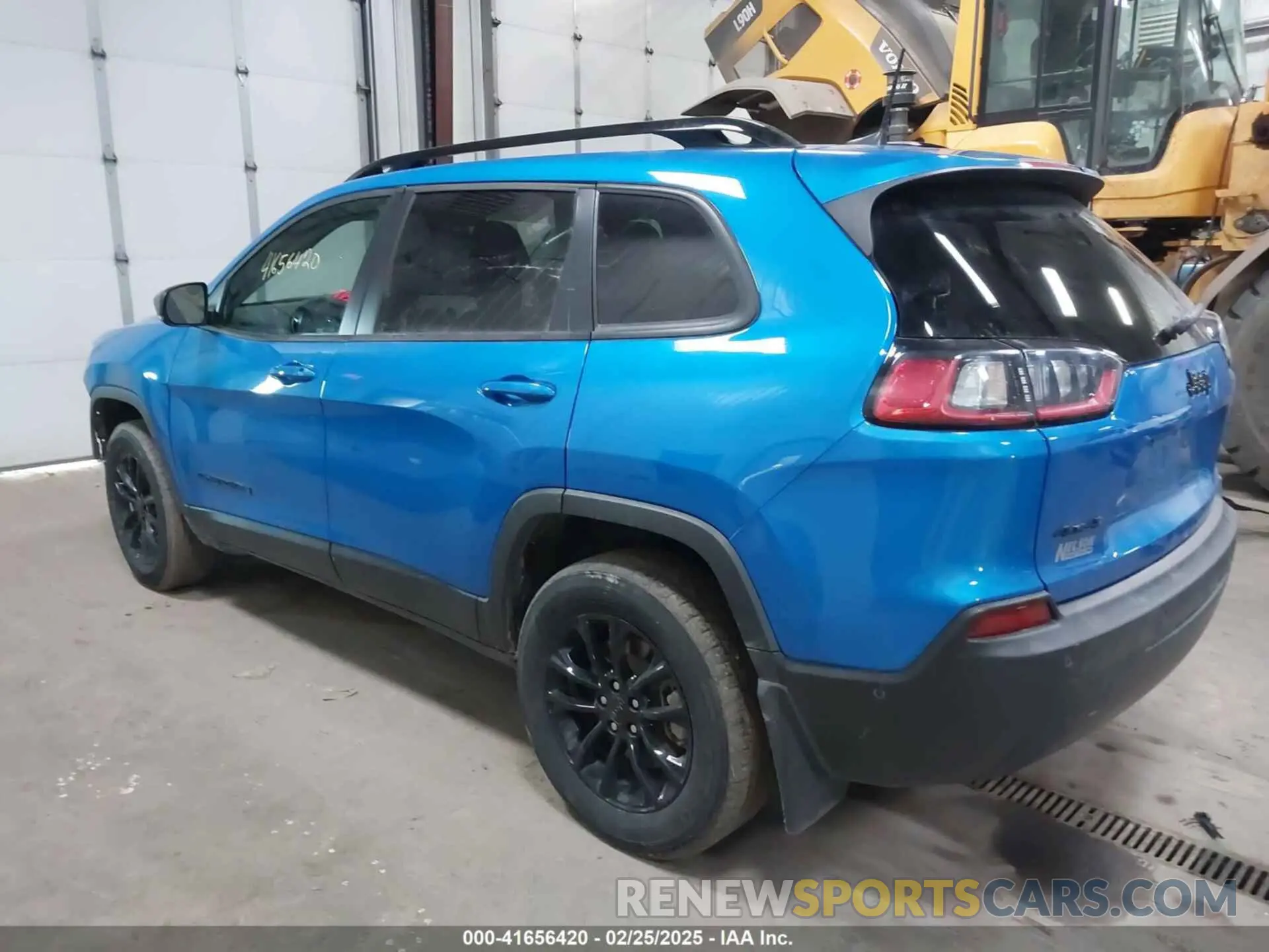 3 Photograph of a damaged car 1C4PJMMB9PD108442 JEEP CHEROKEE 2023