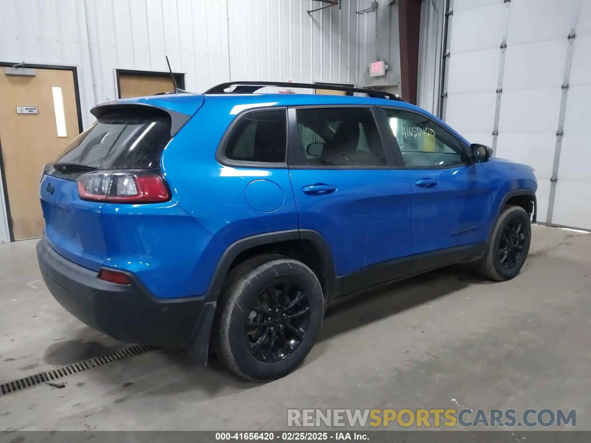 4 Photograph of a damaged car 1C4PJMMB9PD108442 JEEP CHEROKEE 2023
