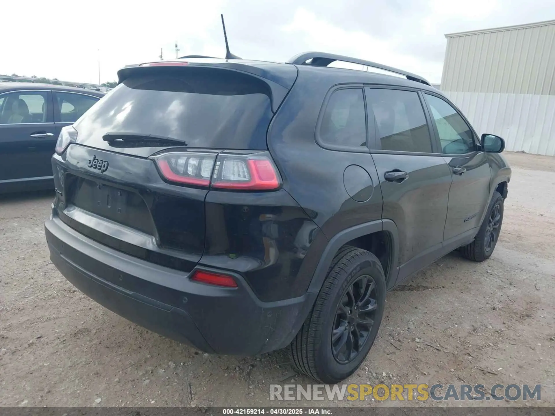 4 Photograph of a damaged car 1C4PJMMB9PD114936 JEEP CHEROKEE 2023