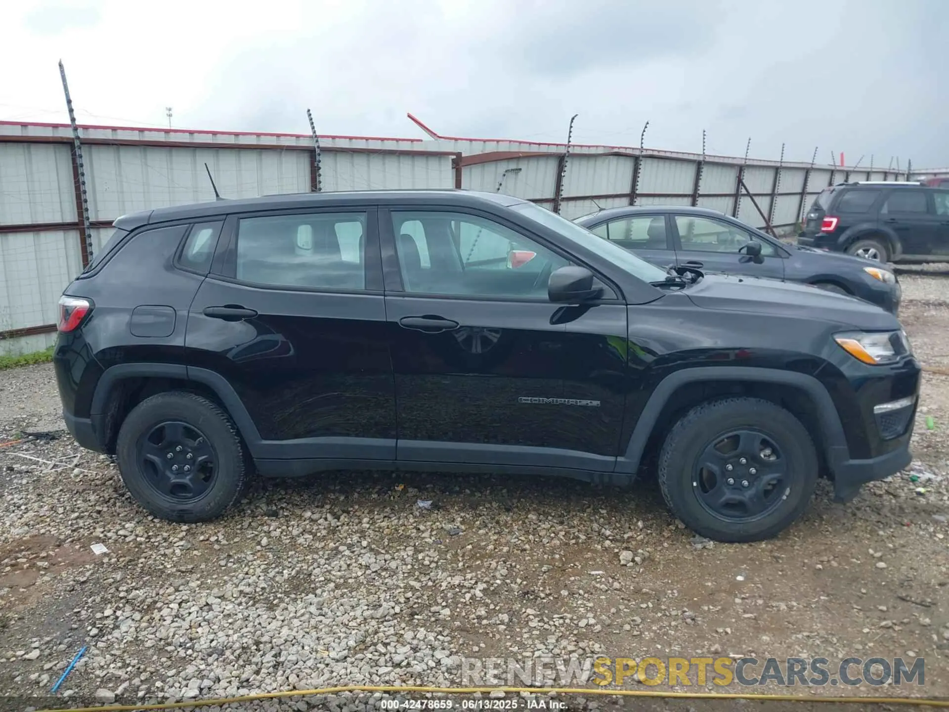 13 Photograph of a damaged car 3C4NJCAB0KT624004 JEEP COMPASS 2019