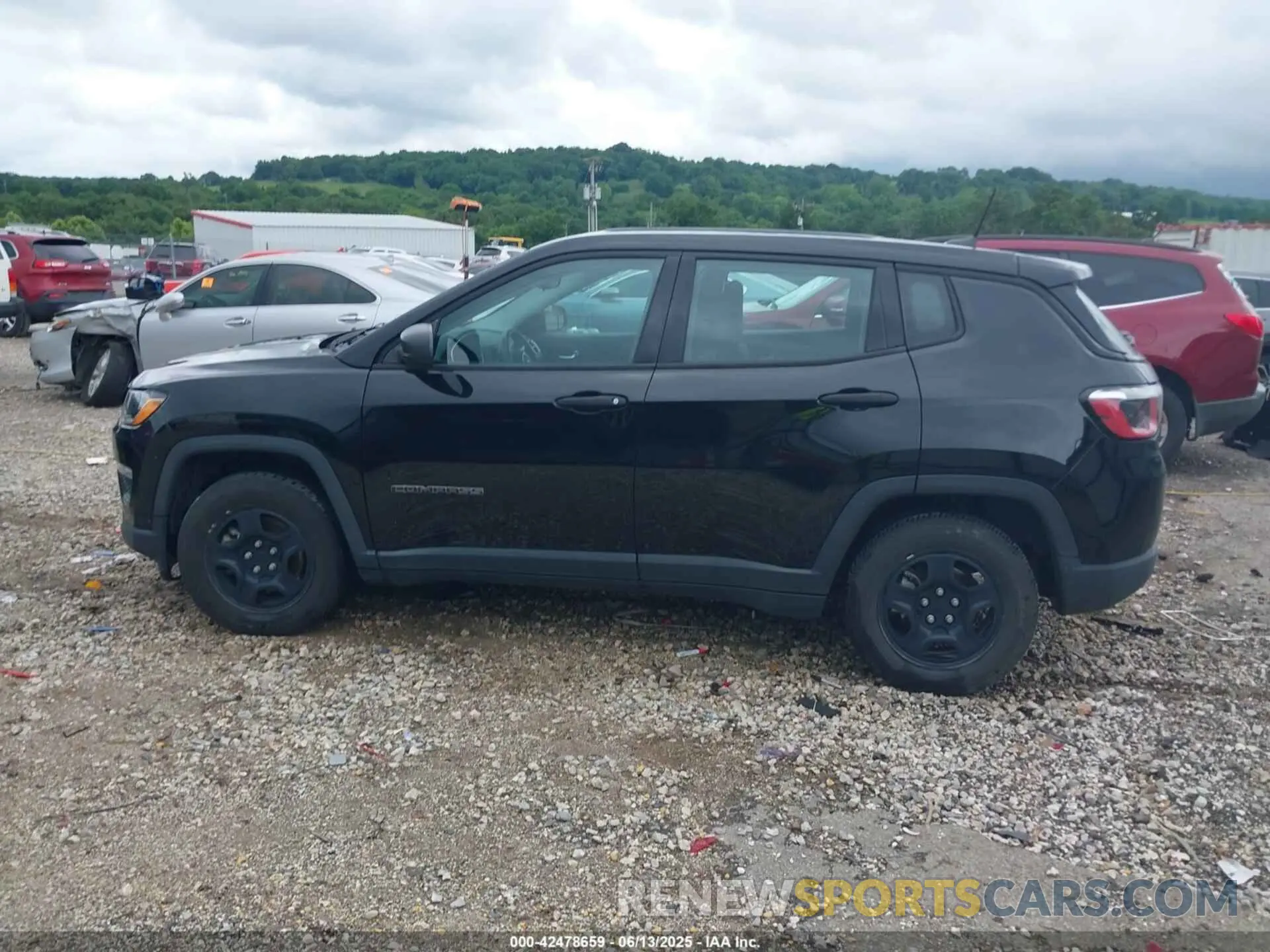 14 Photograph of a damaged car 3C4NJCAB0KT624004 JEEP COMPASS 2019