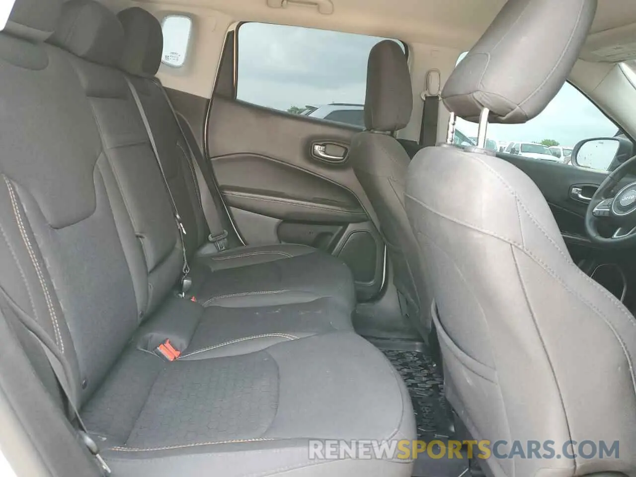 10 Photograph of a damaged car 3C4NJCAB1KT715444 JEEP COMPASS 2019