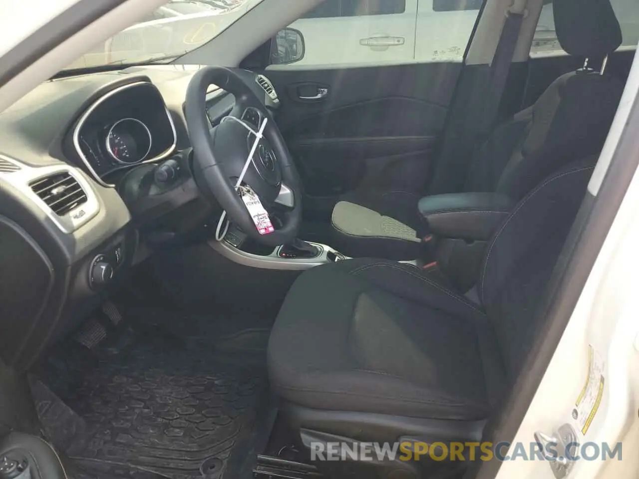 7 Photograph of a damaged car 3C4NJCAB1KT715444 JEEP COMPASS 2019