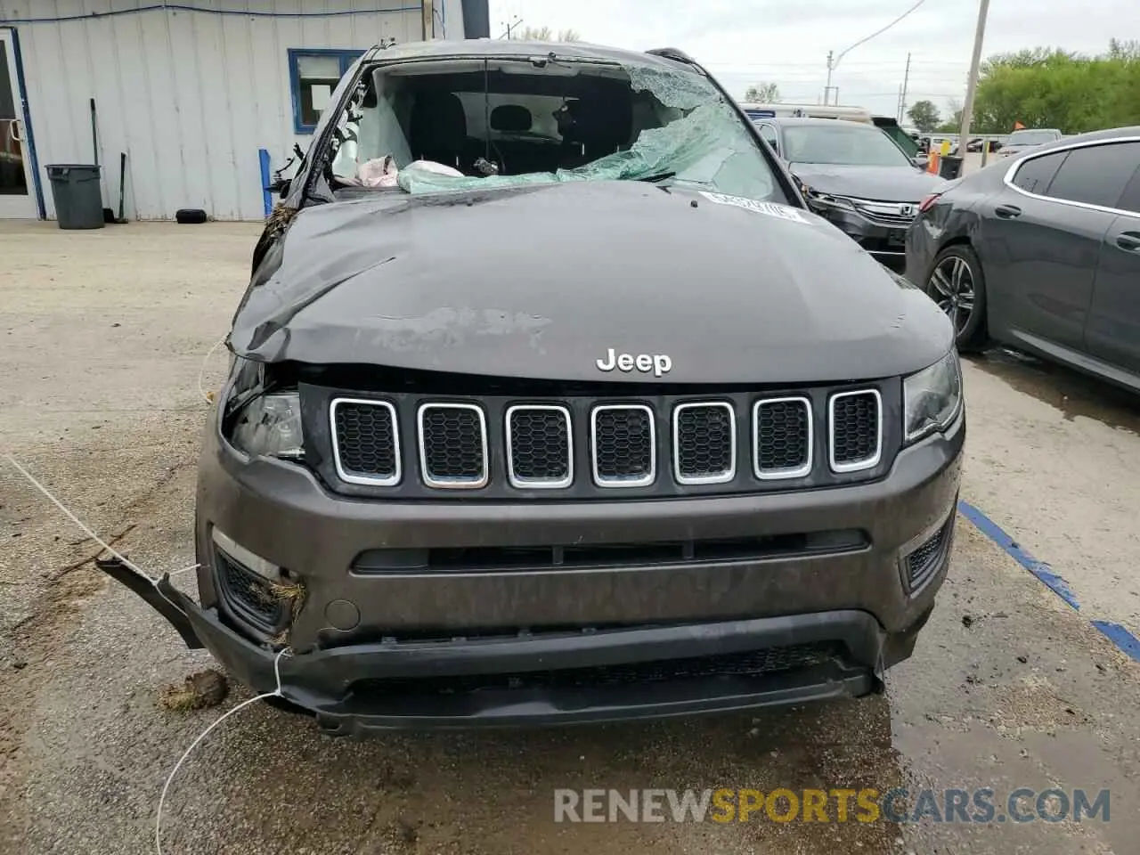 5 Photograph of a damaged car 3C4NJCAB1KT847992 JEEP COMPASS 2019