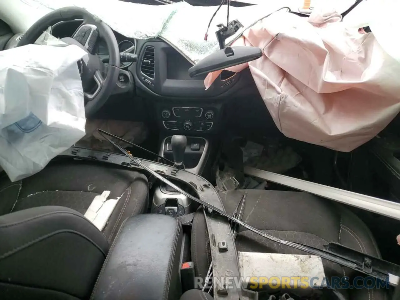 8 Photograph of a damaged car 3C4NJCAB1KT847992 JEEP COMPASS 2019