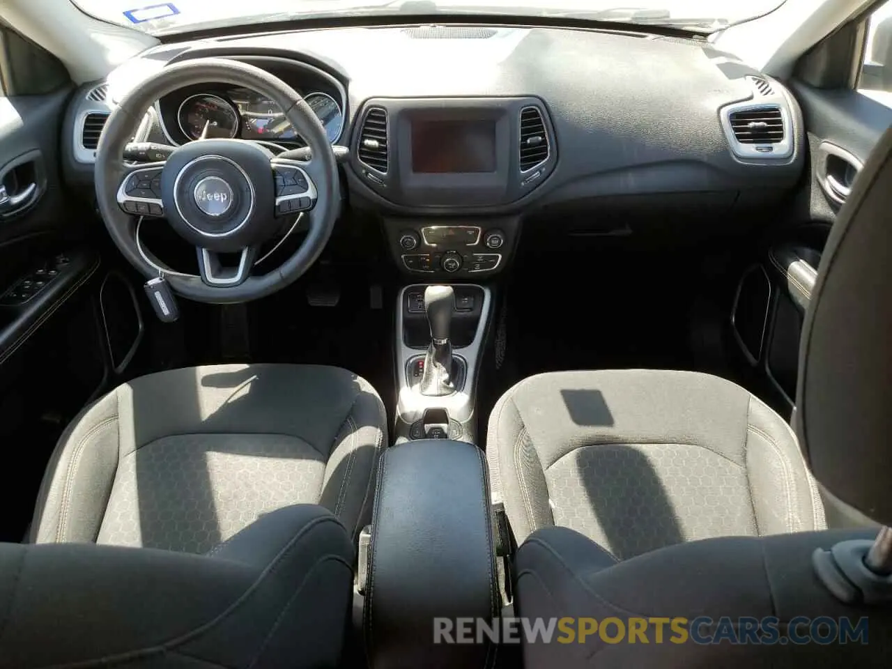 8 Photograph of a damaged car 3C4NJCAB2KT699951 JEEP COMPASS 2019