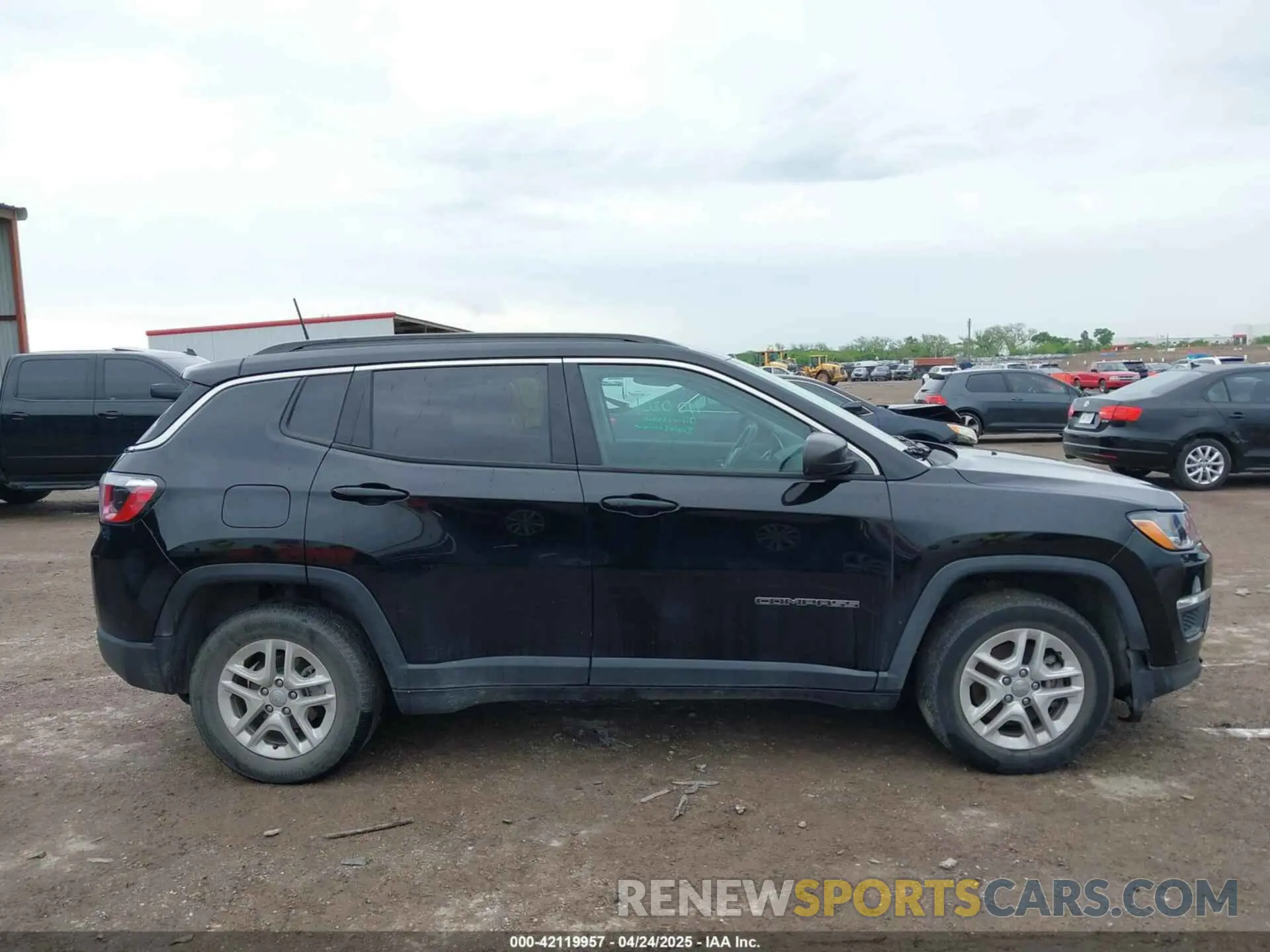 13 Photograph of a damaged car 3C4NJCAB2KT848049 JEEP COMPASS 2019