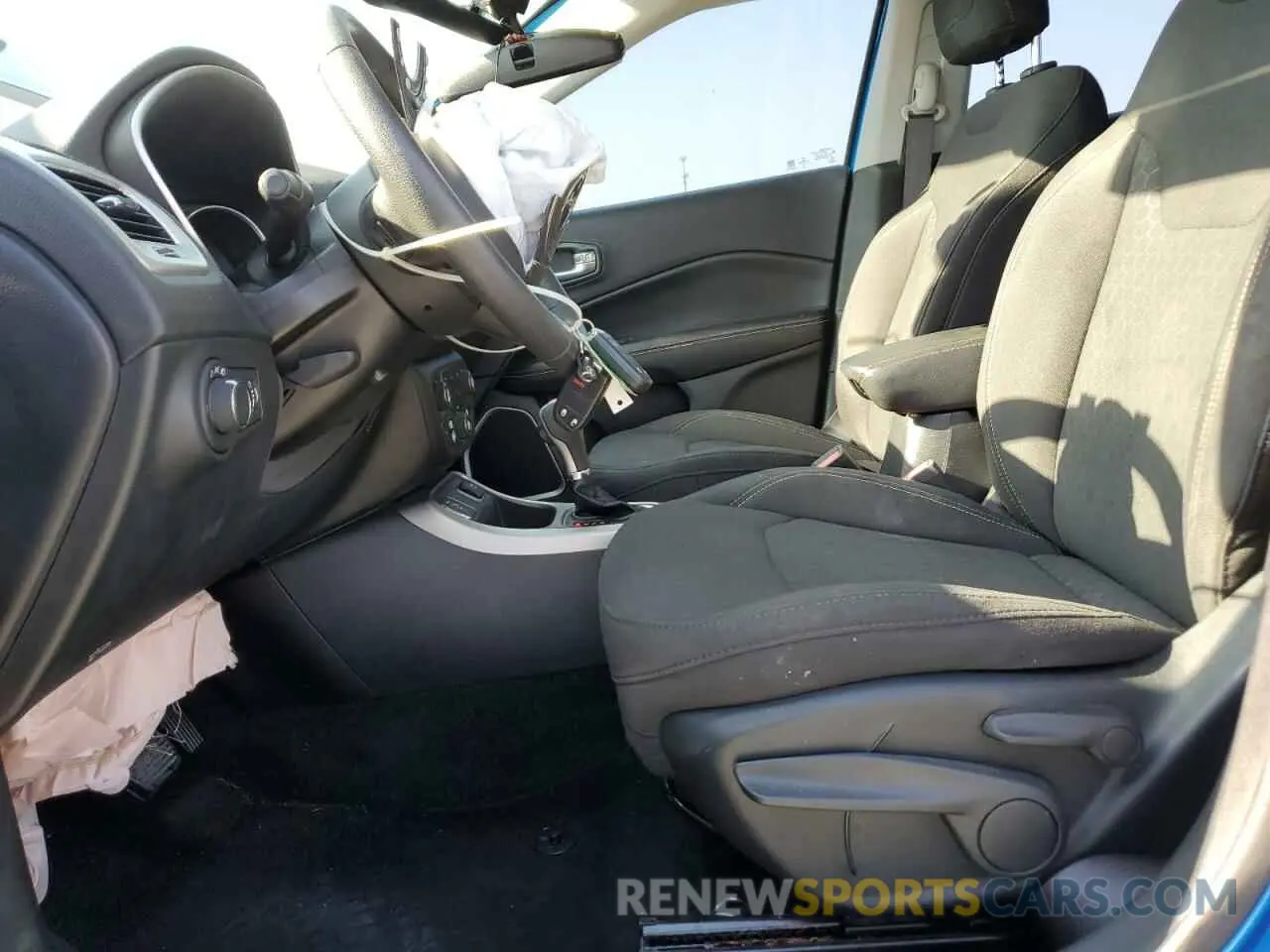 7 Photograph of a damaged car 3C4NJCAB3KT711721 JEEP COMPASS 2019