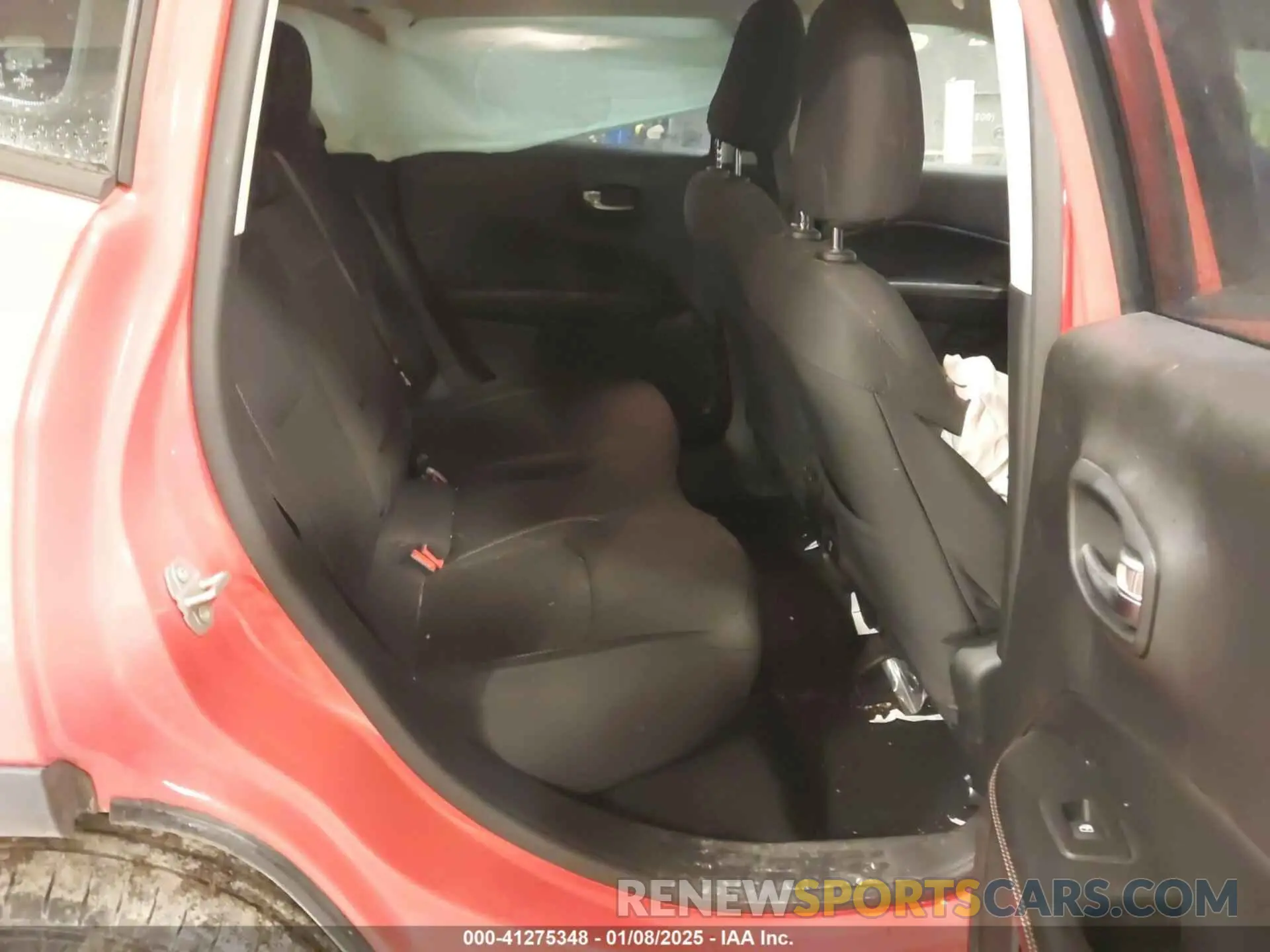8 Photograph of a damaged car 3C4NJCAB3KT851008 JEEP COMPASS 2019