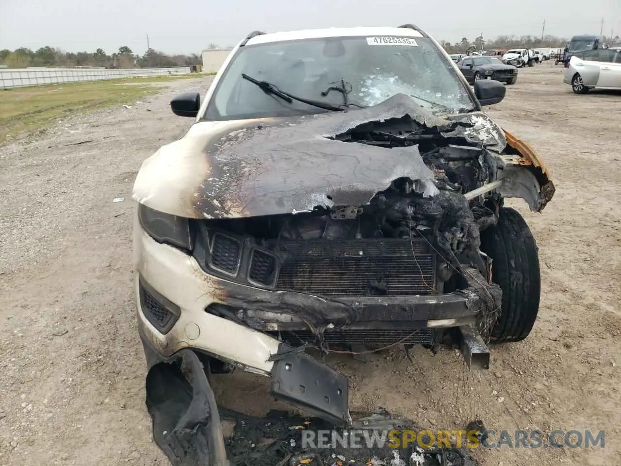 5 Photograph of a damaged car 3C4NJCAB5KT699958 JEEP COMPASS 2019