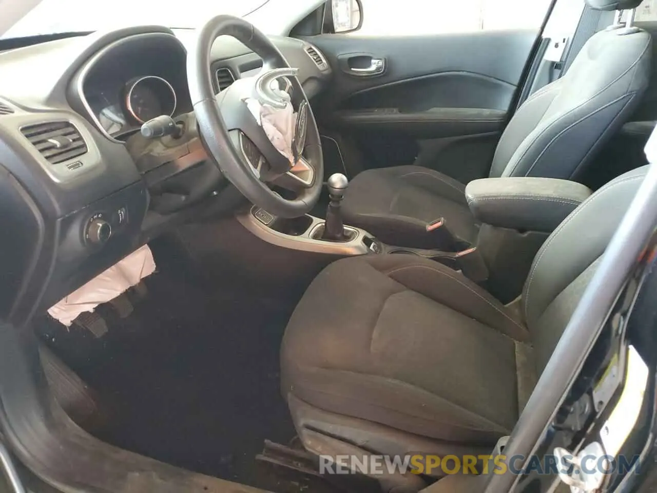 7 Photograph of a damaged car 3C4NJCAB8KT622274 JEEP COMPASS 2019