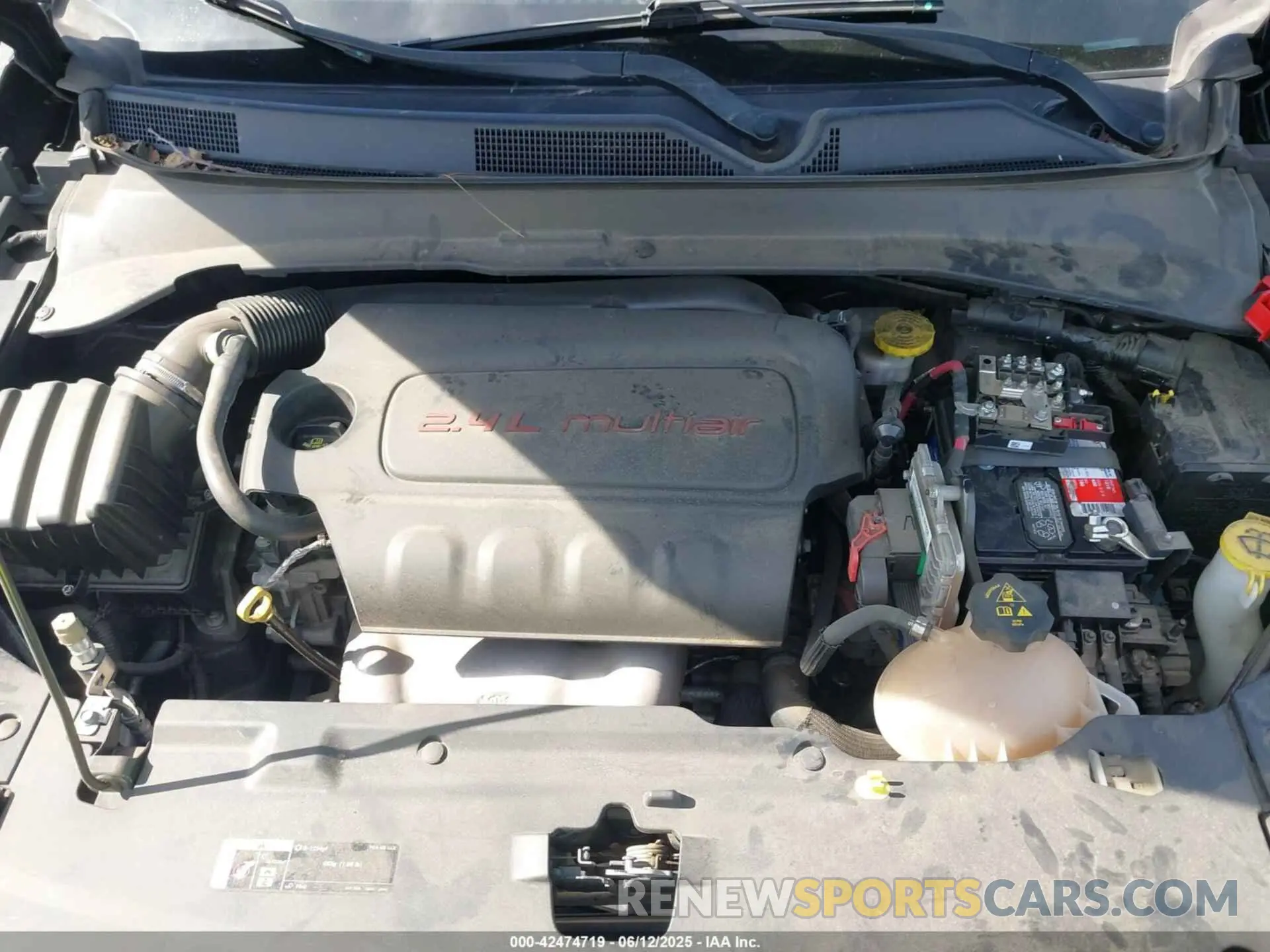 10 Photograph of a damaged car 3C4NJCAB8KT652360 JEEP COMPASS 2019