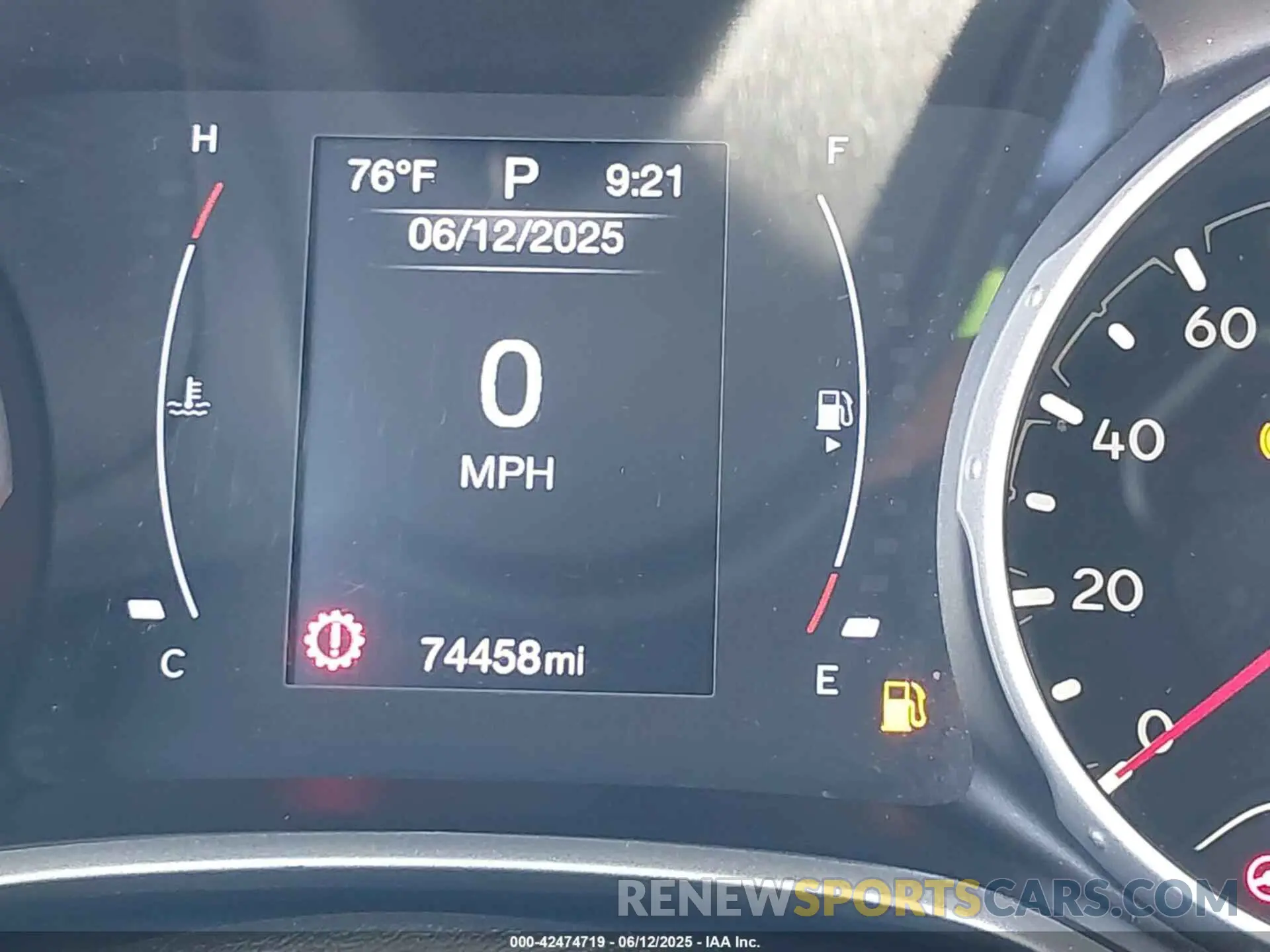 15 Photograph of a damaged car 3C4NJCAB8KT652360 JEEP COMPASS 2019