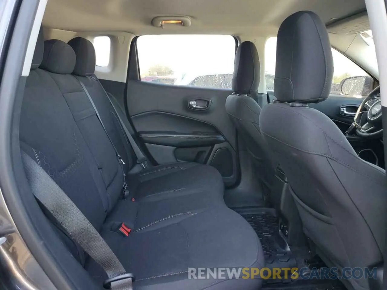 11 Photograph of a damaged car 3C4NJCAB9KT636992 JEEP COMPASS 2019