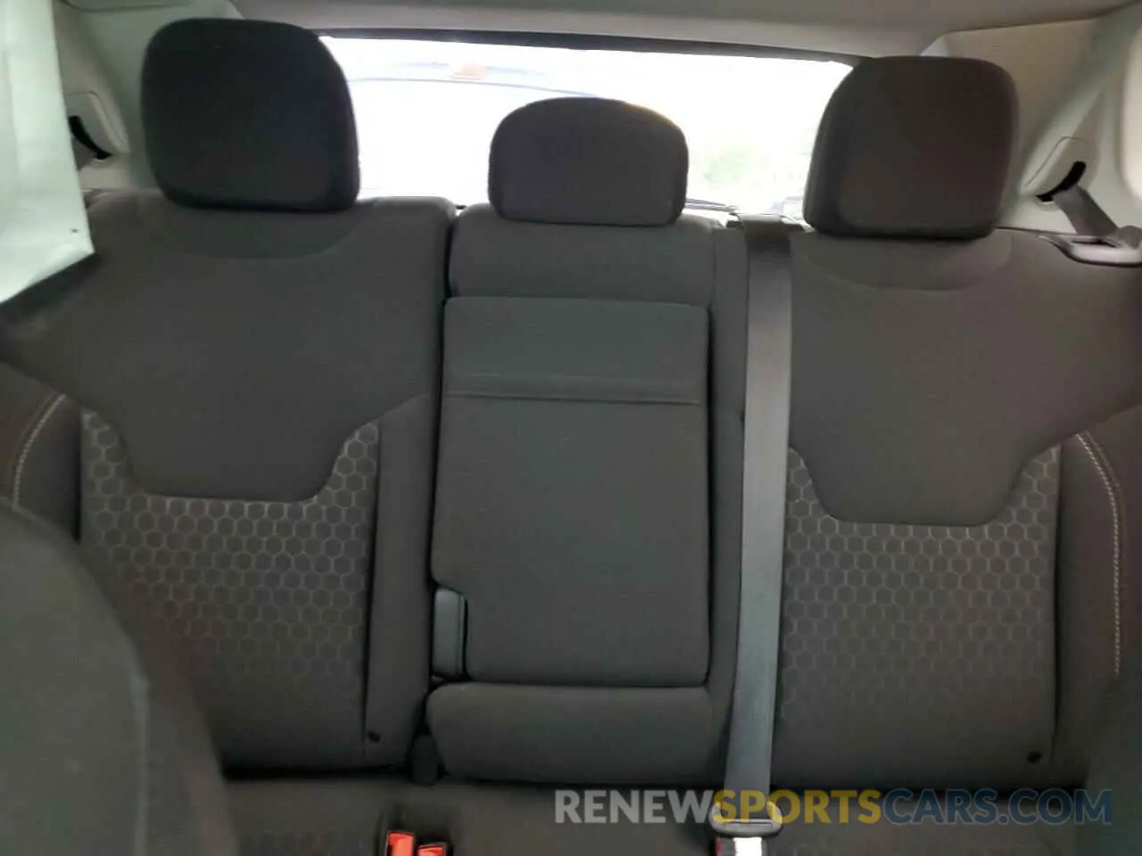10 Photograph of a damaged car 3C4NJCAB9KT778064 JEEP COMPASS 2019