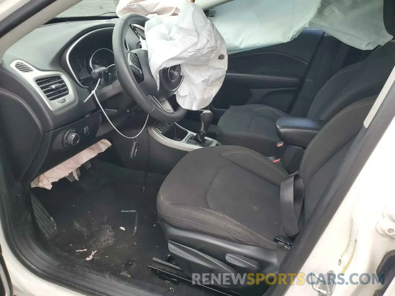 7 Photograph of a damaged car 3C4NJCAB9KT778064 JEEP COMPASS 2019
