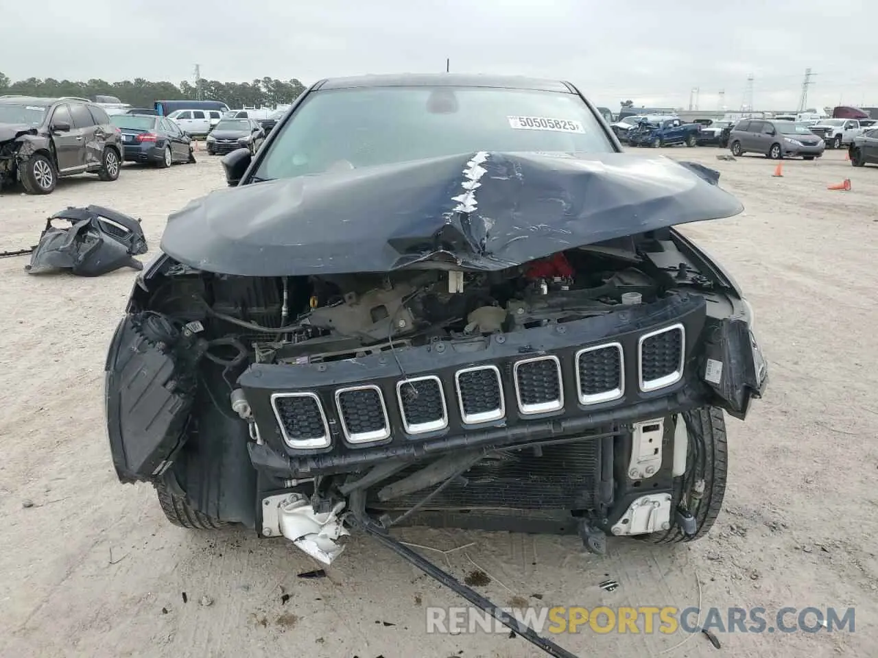 5 Photograph of a damaged car 3C4NJCABXKT622258 JEEP COMPASS 2019