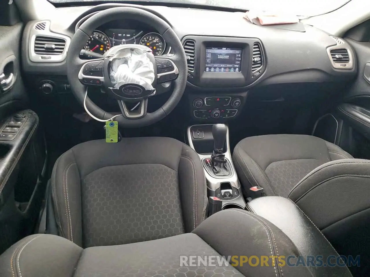 8 Photograph of a damaged car 3C4NJCABXKT622258 JEEP COMPASS 2019