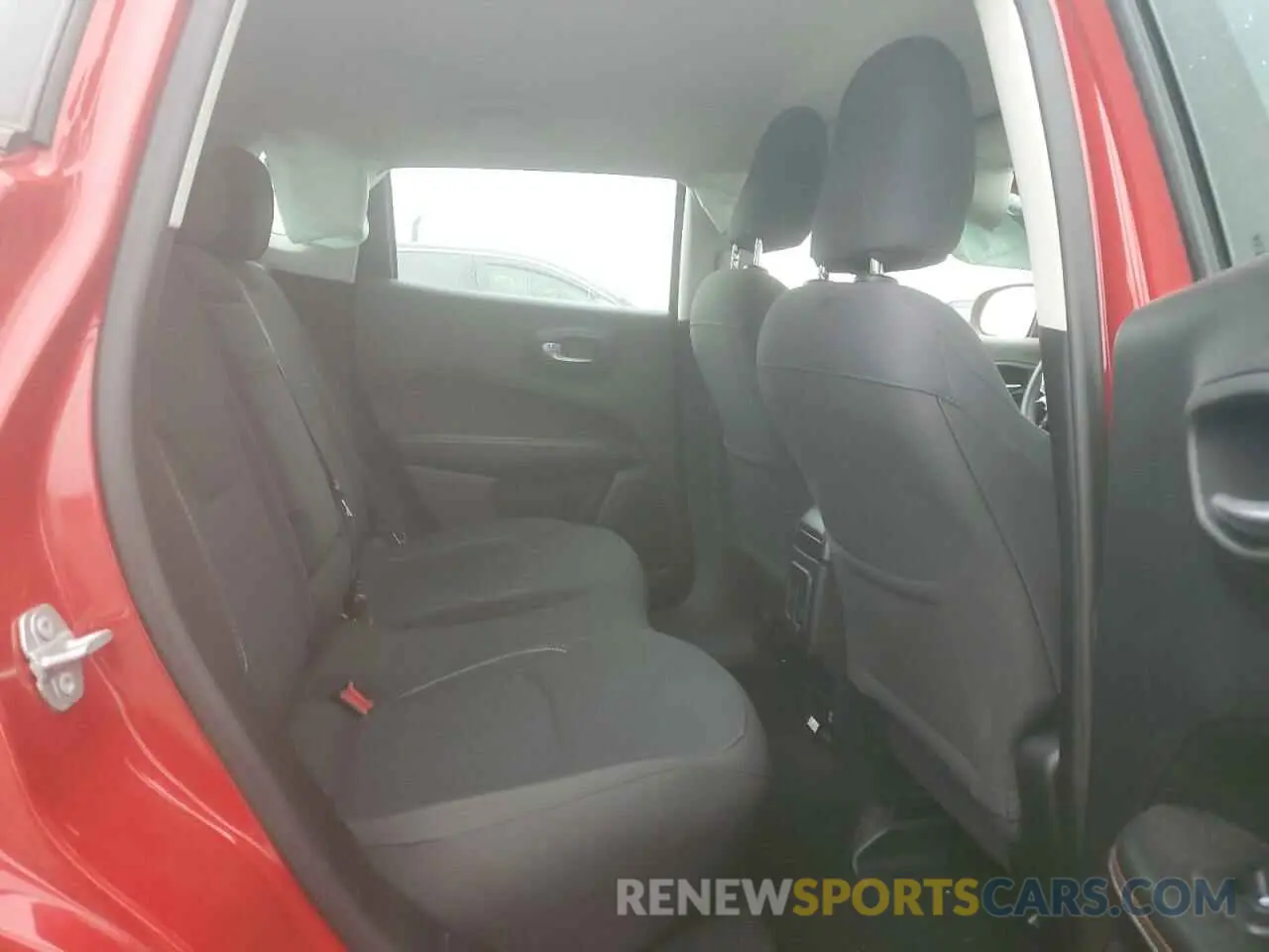 10 Photograph of a damaged car 3C4NJCABXKT715569 JEEP COMPASS 2019