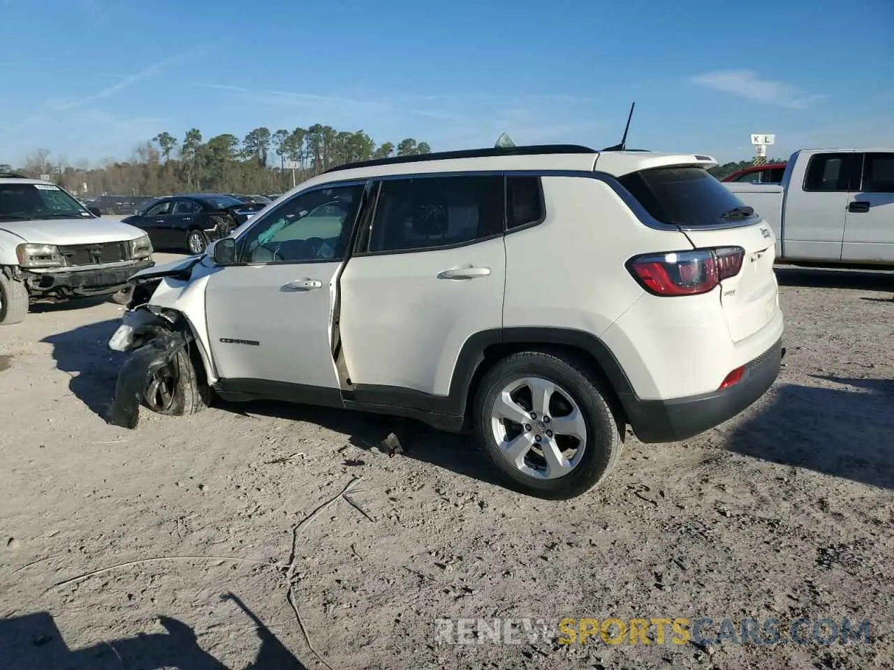 2 Photograph of a damaged car 3C4NJCBB0KT652173 JEEP COMPASS 2019