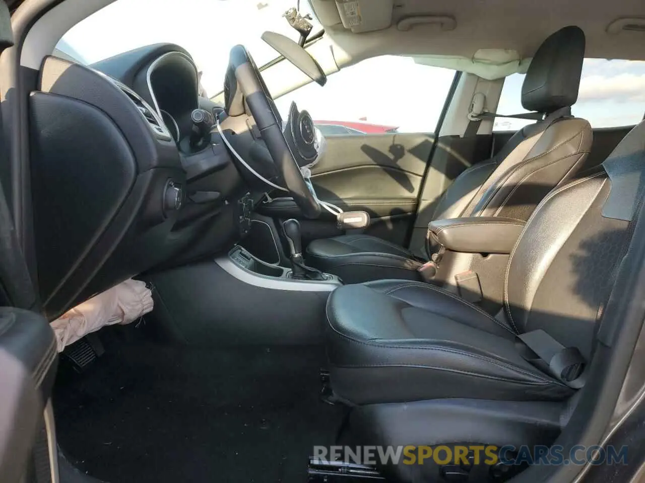 7 Photograph of a damaged car 3C4NJCBB0KT677414 JEEP COMPASS 2019