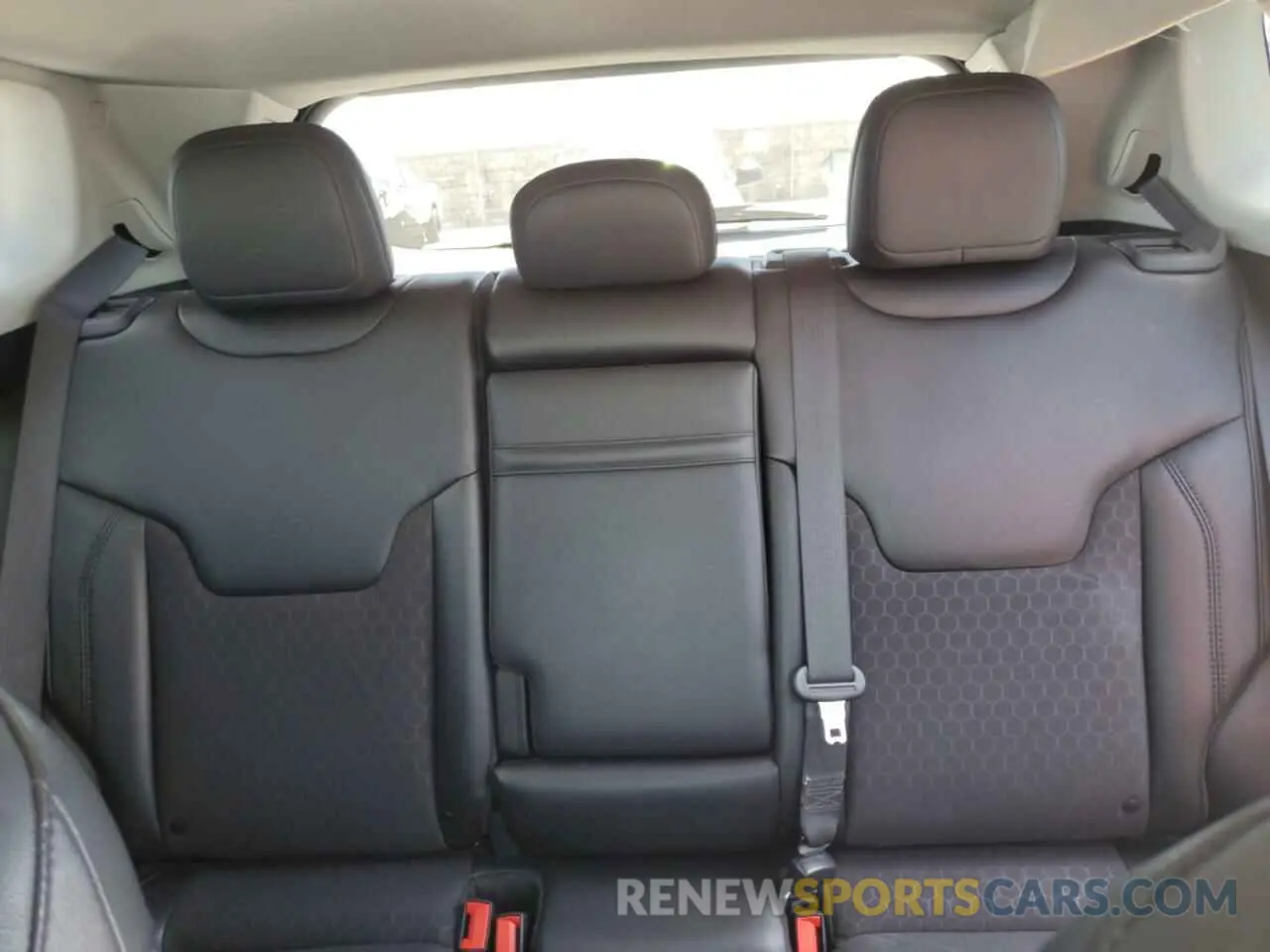 10 Photograph of a damaged car 3C4NJCBB0KT789128 JEEP COMPASS 2019