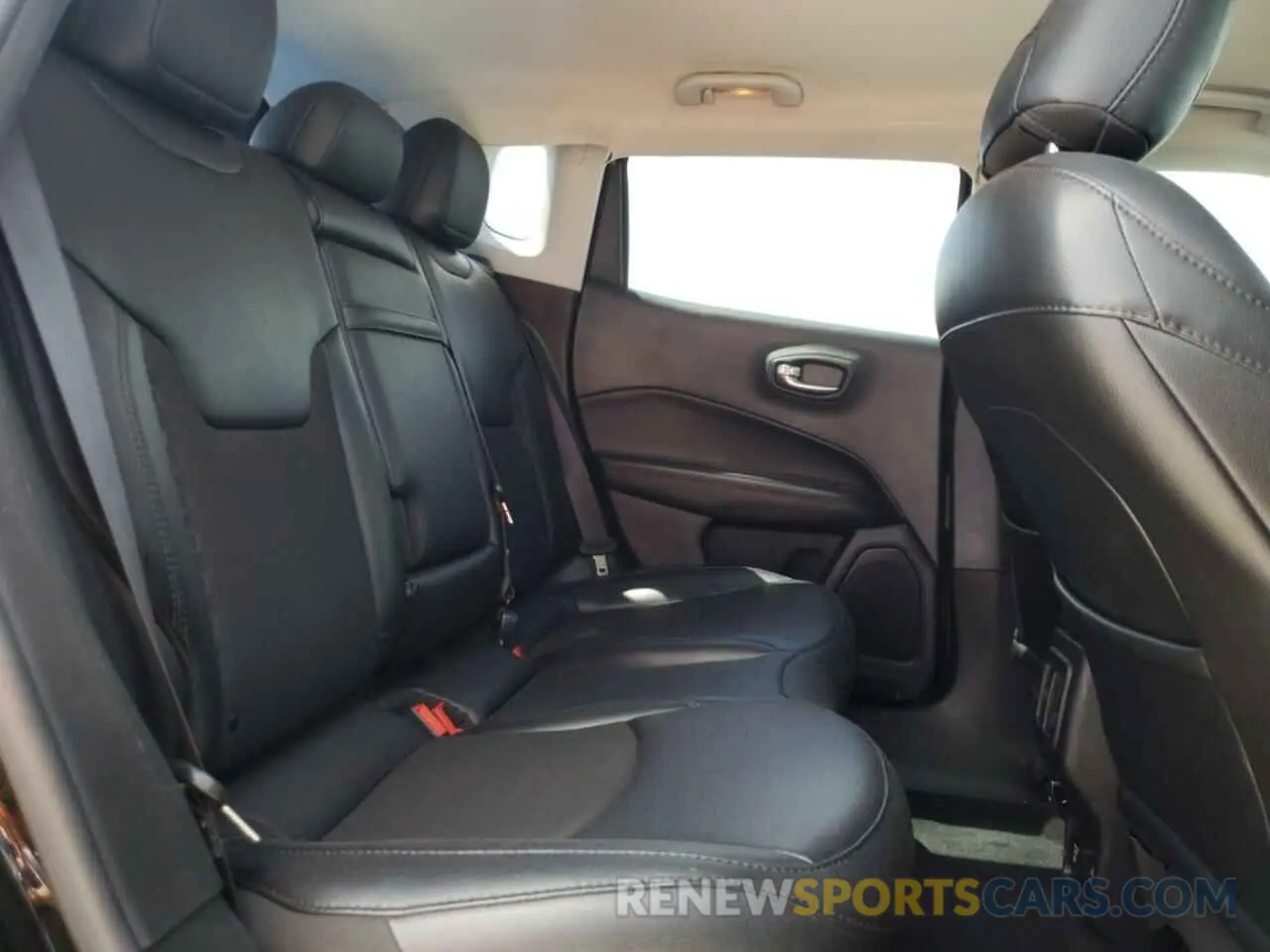 11 Photograph of a damaged car 3C4NJCBB0KT789128 JEEP COMPASS 2019