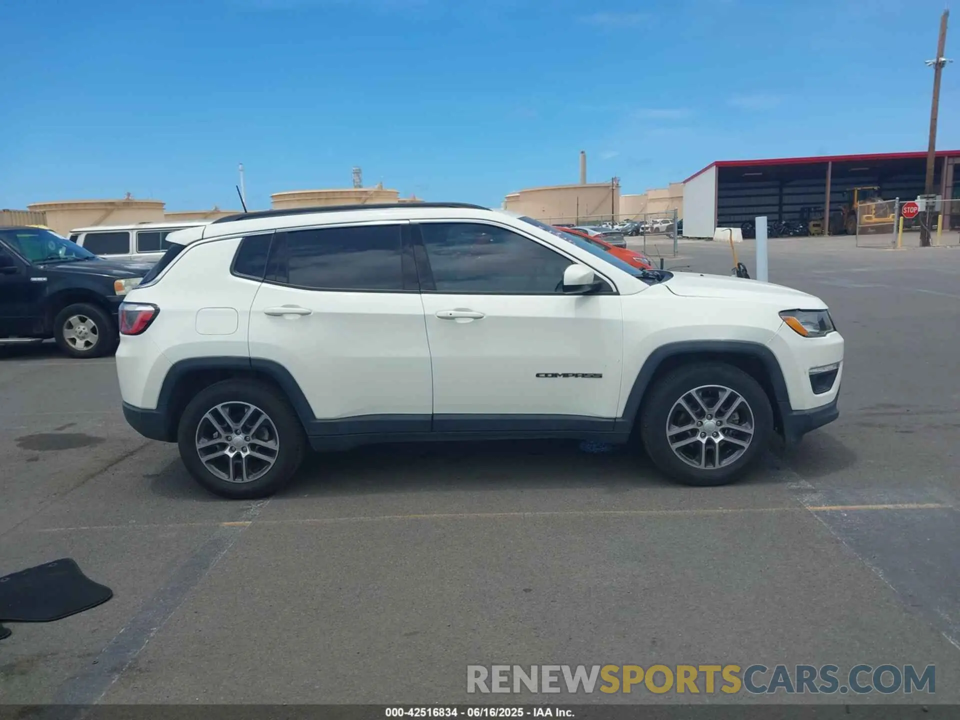 13 Photograph of a damaged car 3C4NJCBB1KT636564 JEEP COMPASS 2019