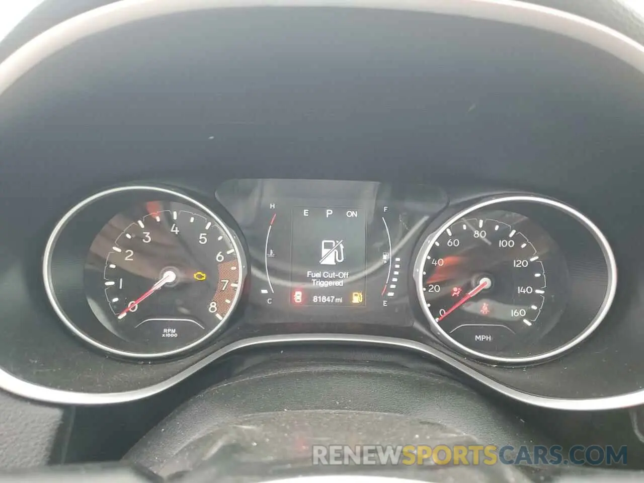 9 Photograph of a damaged car 3C4NJCBB1KT636757 JEEP COMPASS 2019