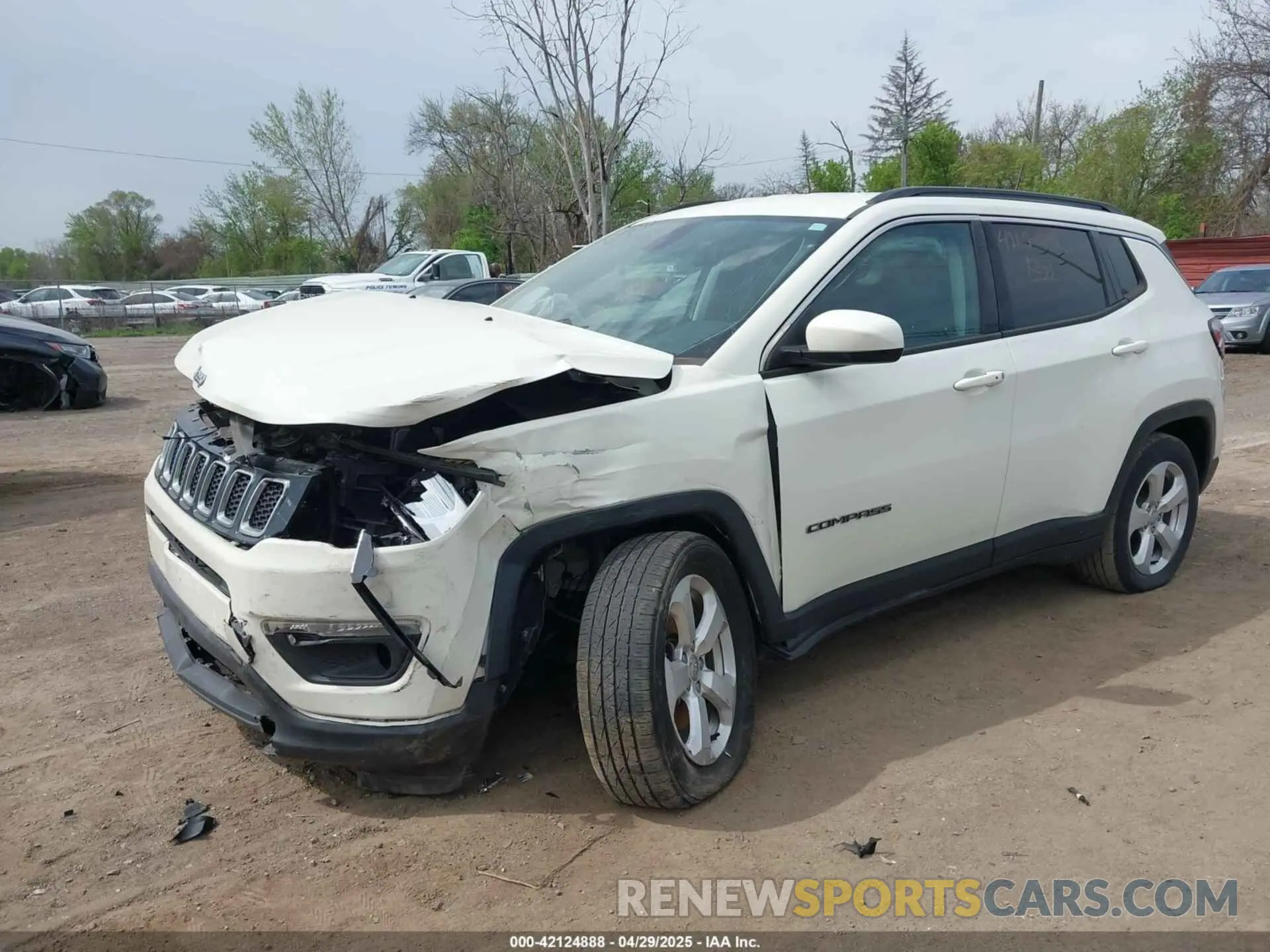 2 Photograph of a damaged car 3C4NJCBB1KT646706 JEEP COMPASS 2019