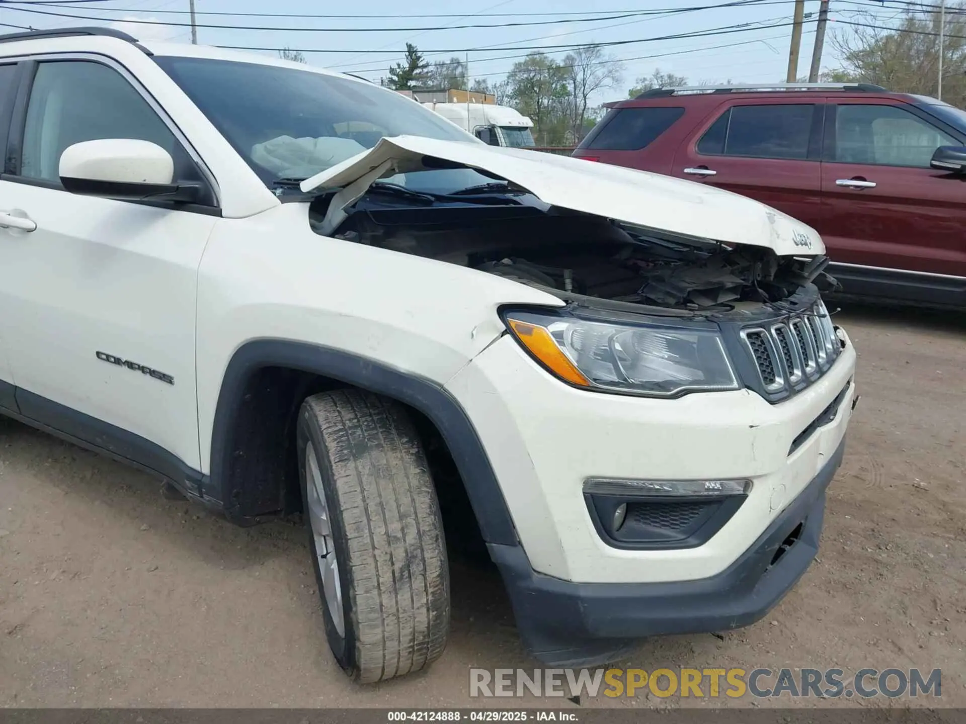 6 Photograph of a damaged car 3C4NJCBB1KT646706 JEEP COMPASS 2019