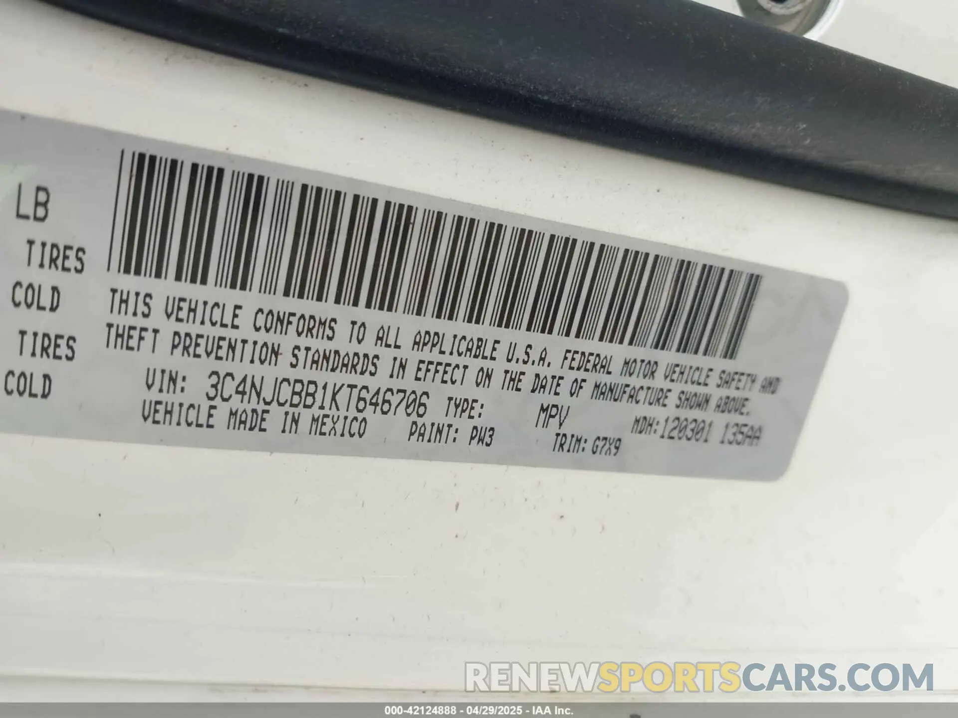 9 Photograph of a damaged car 3C4NJCBB1KT646706 JEEP COMPASS 2019